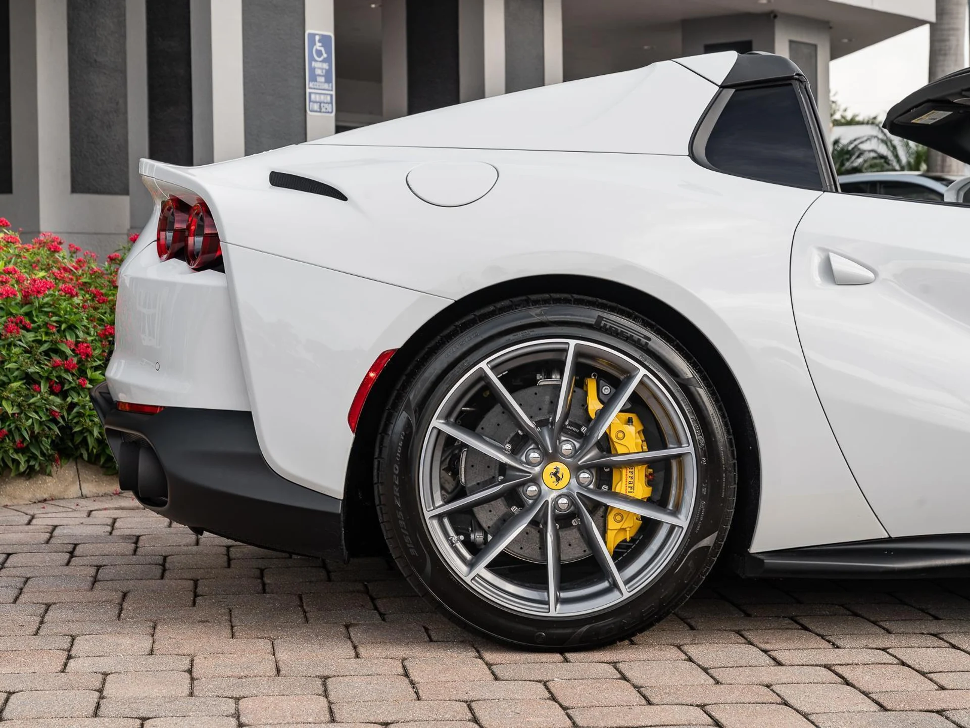 mph038_2502378664_Used_2021_Ferrari_812_GTS_1779998623_b4c3db63be