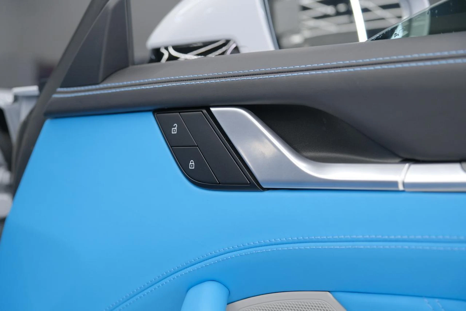 mph038_2506285269_e64419690ab1bd6d548bed14e6f09761_7e7d71875d