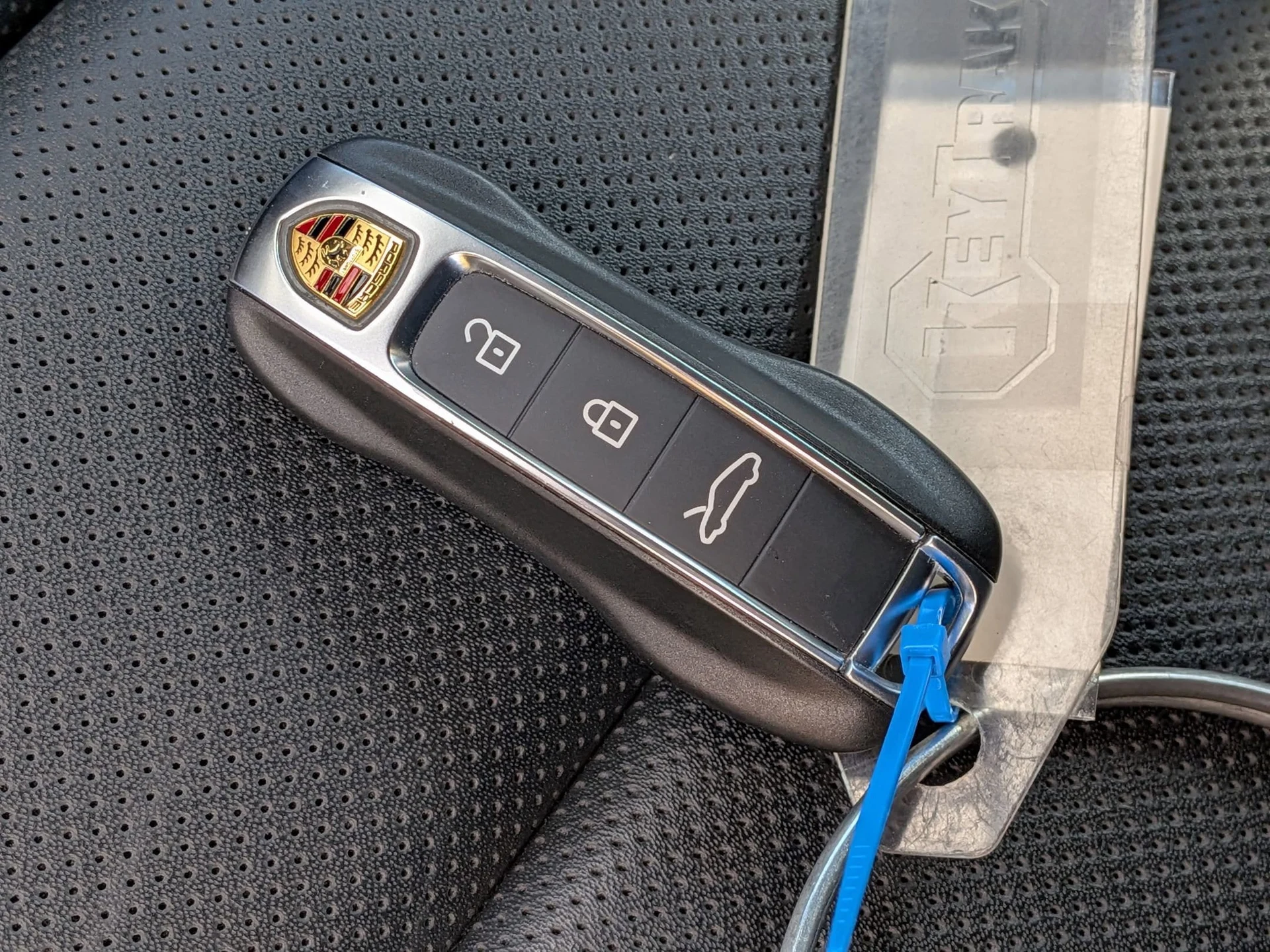 mph038_2508386017_4d5ac886293bb9e4f4b56d126b72f9d3x_87688f4a0a