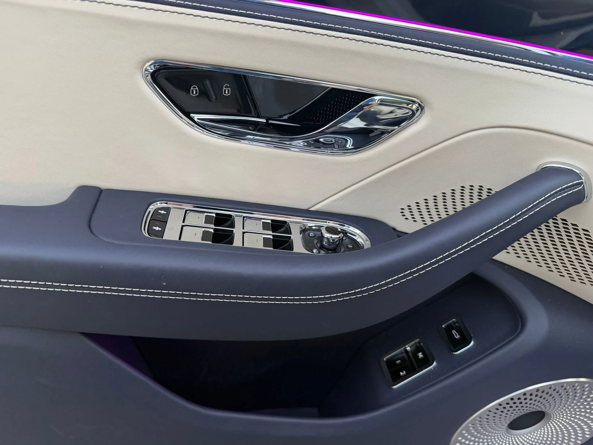 mph038_2516841745_c5d68a7d72004b2b8c21b30e0c4a6b20_a5c61bfa46