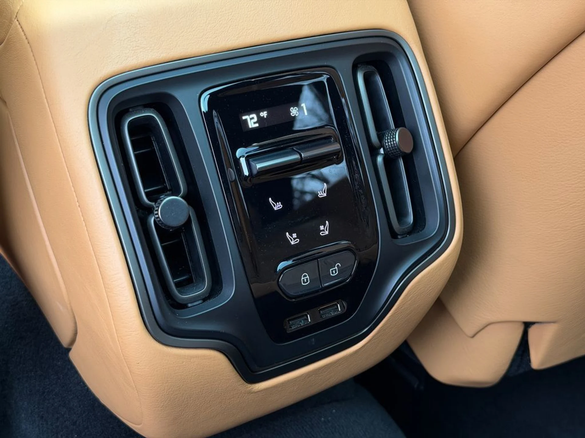 mph038_2525953633_5910aecc88dd4dc1ac925d096307642c_216b57b46a