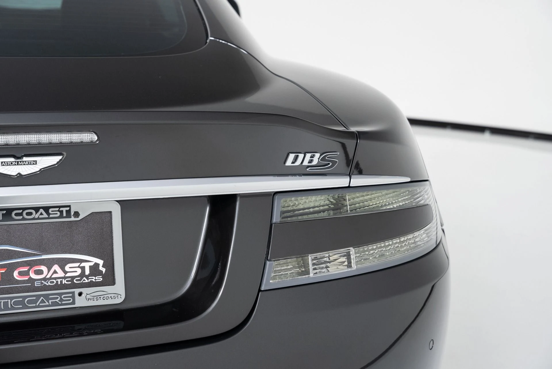 mph038_2529945176_Used_2011_Aston_Martin_DBS_1701890231_f86f0c58e0