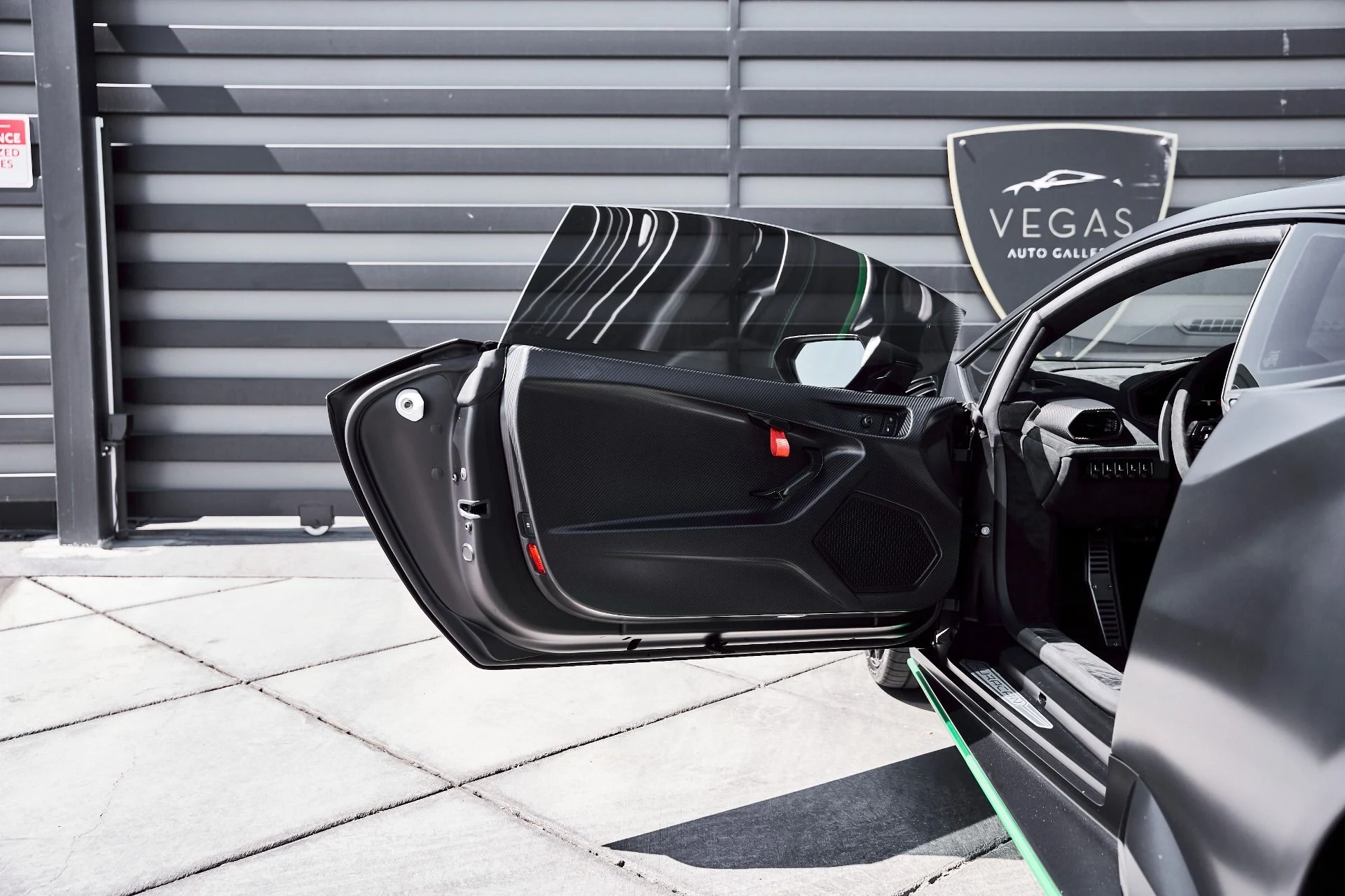 mph038_2542326334_Used_2022_Lamborghini_Huracan_STO_Base_1774488441_4e6bf582e0