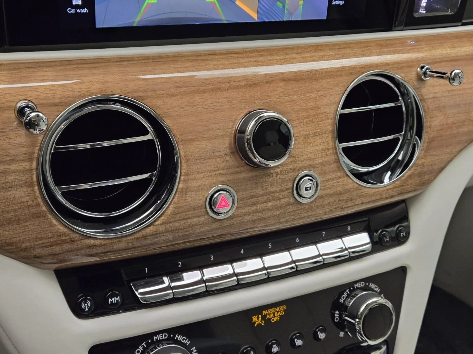 mph038_2545938677_Used_2025_Rolls_Royce_Ghost_1769583076_68a80d08f8