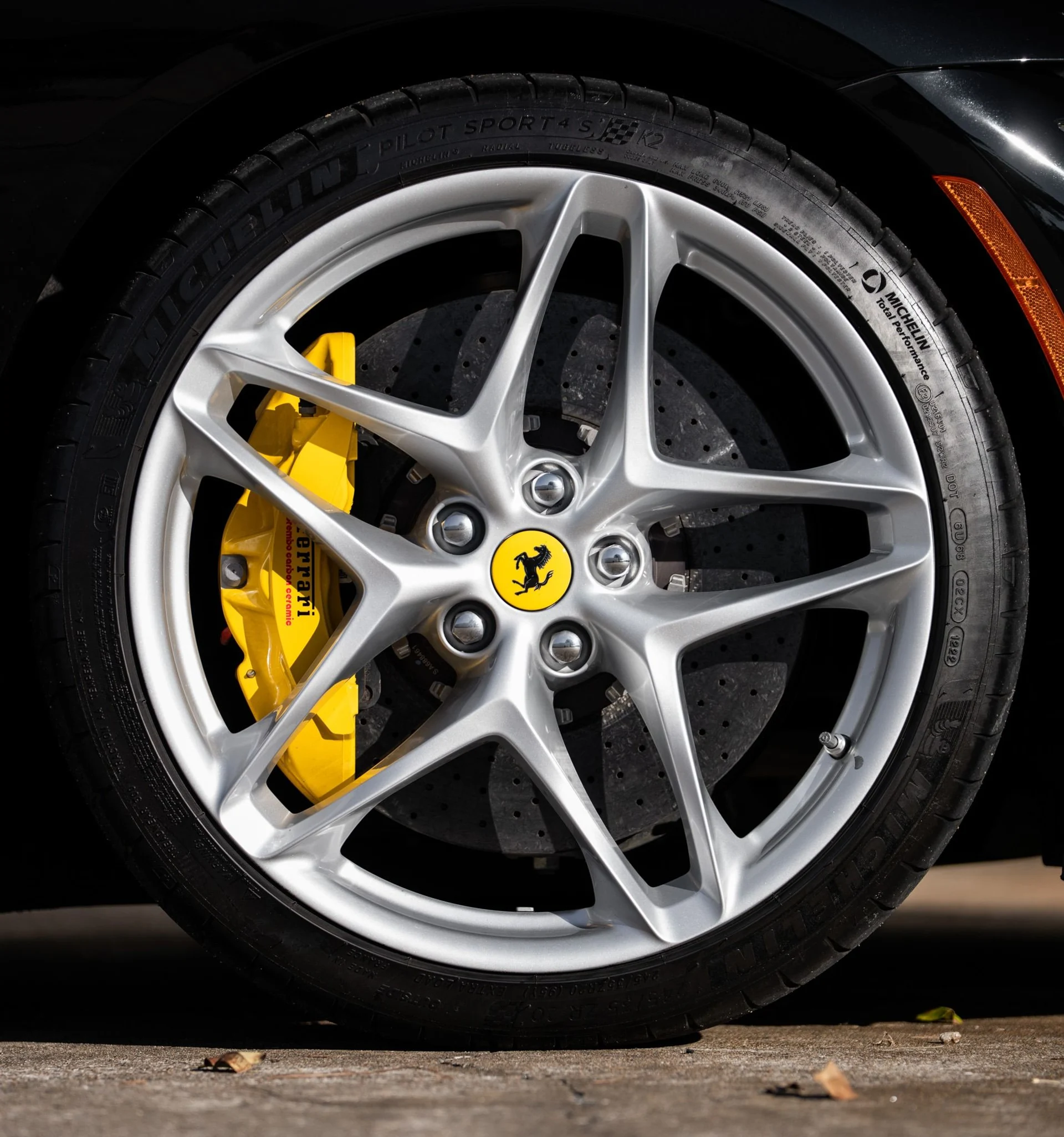 mph038_2546978080_Used_2022_Ferrari_Roma_1764112587_8623cb09fd