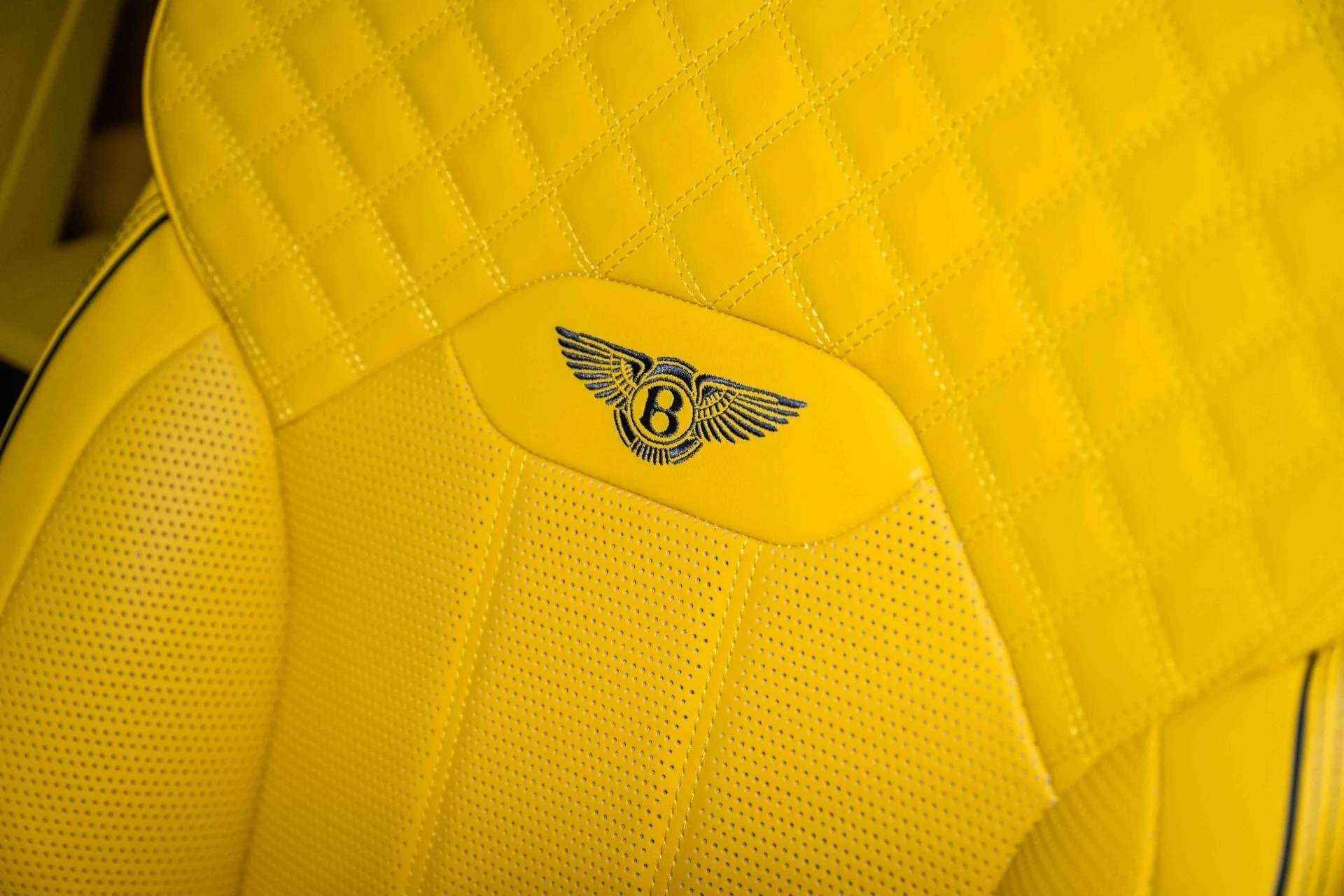 mph038_2548218968_Used_2023_Bentley_Bentayga_S_V8_1698872285_c8df2265cd