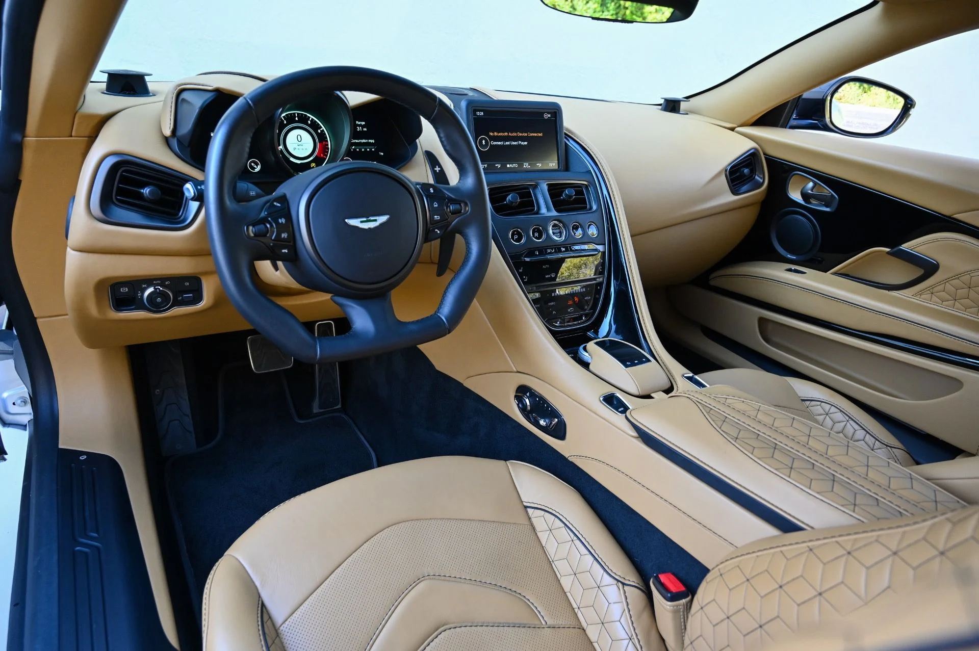 mph038_2548315357_Used_2020_Aston_Martin_DBS_Superleggera_1708981931_30d31431cd