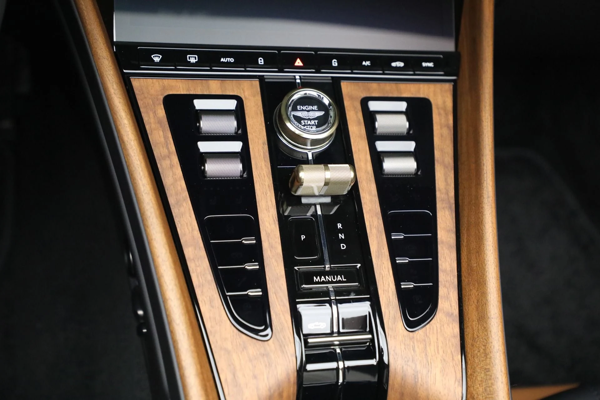 mph038_255470001_New_2026_Aston_Martin_DB_12_Volante_1769621875_03dbb6af69