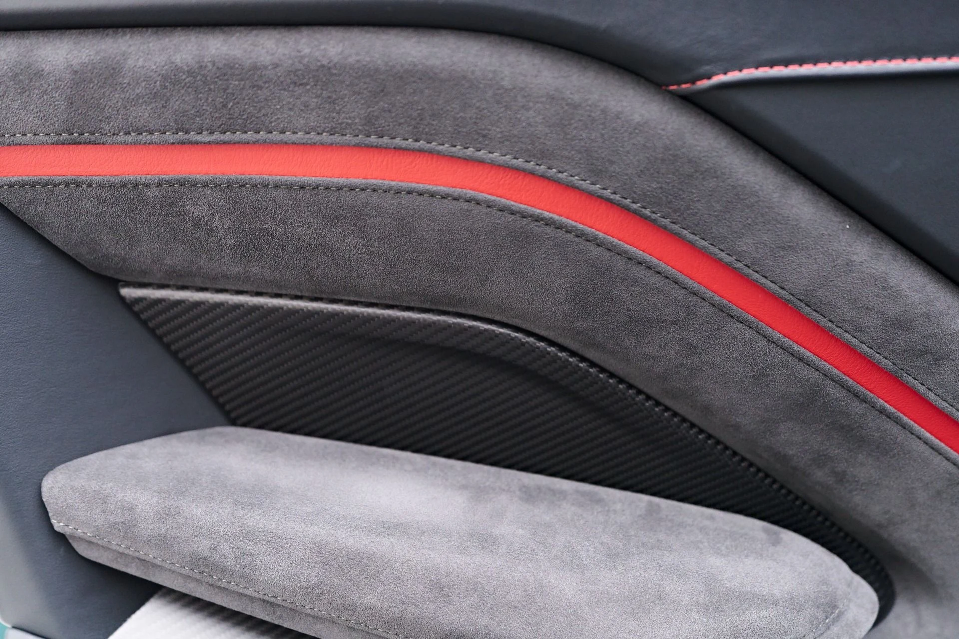 mph038_2574393218_Used_2022_Aston_Martin_Vantage_F1_Edition_1756259692_b2601d23f0