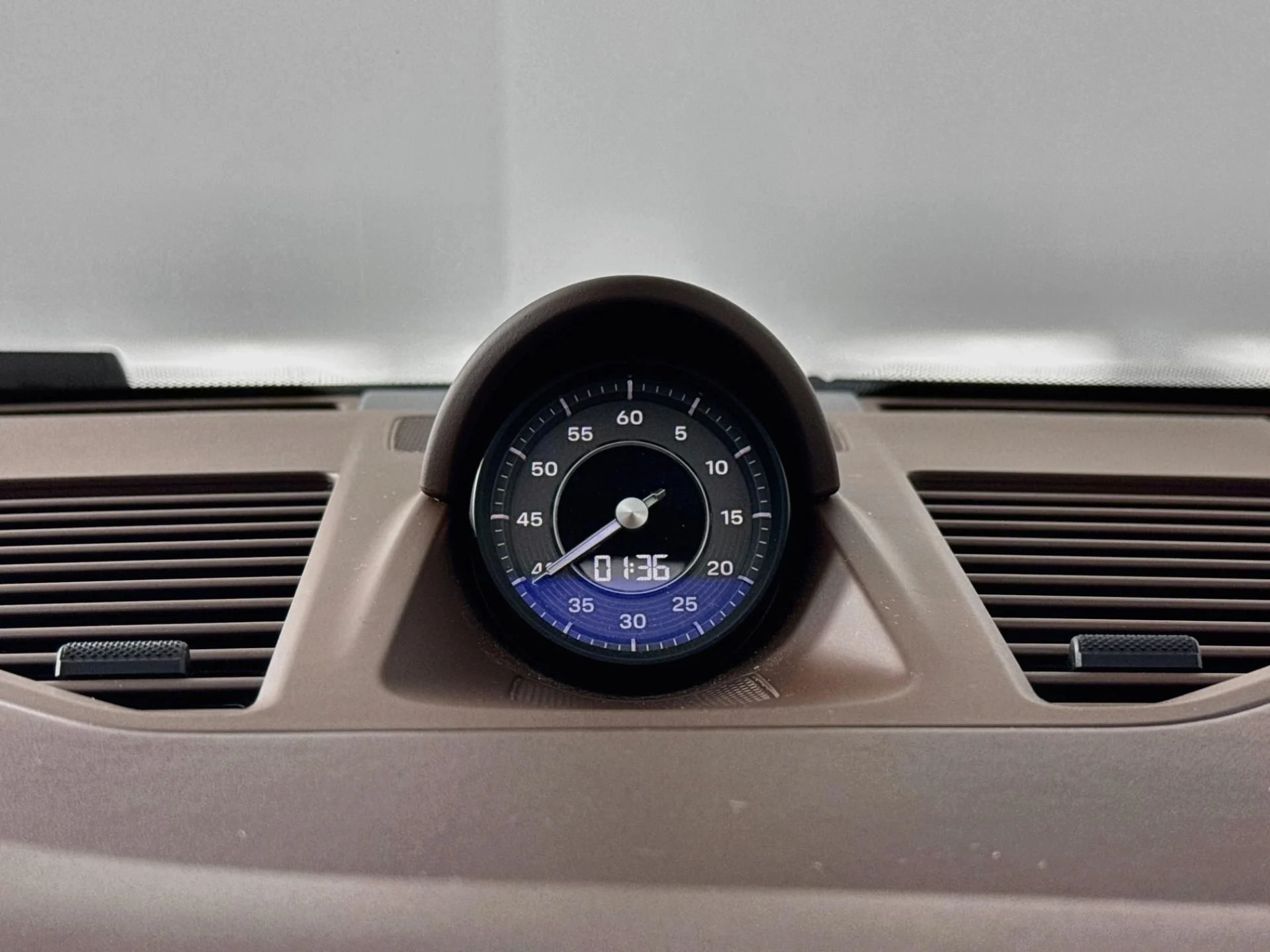 mph038_2578549226_Used_2021_Porsche_911_Turbo_S_1789763415_9dd56e3e6b