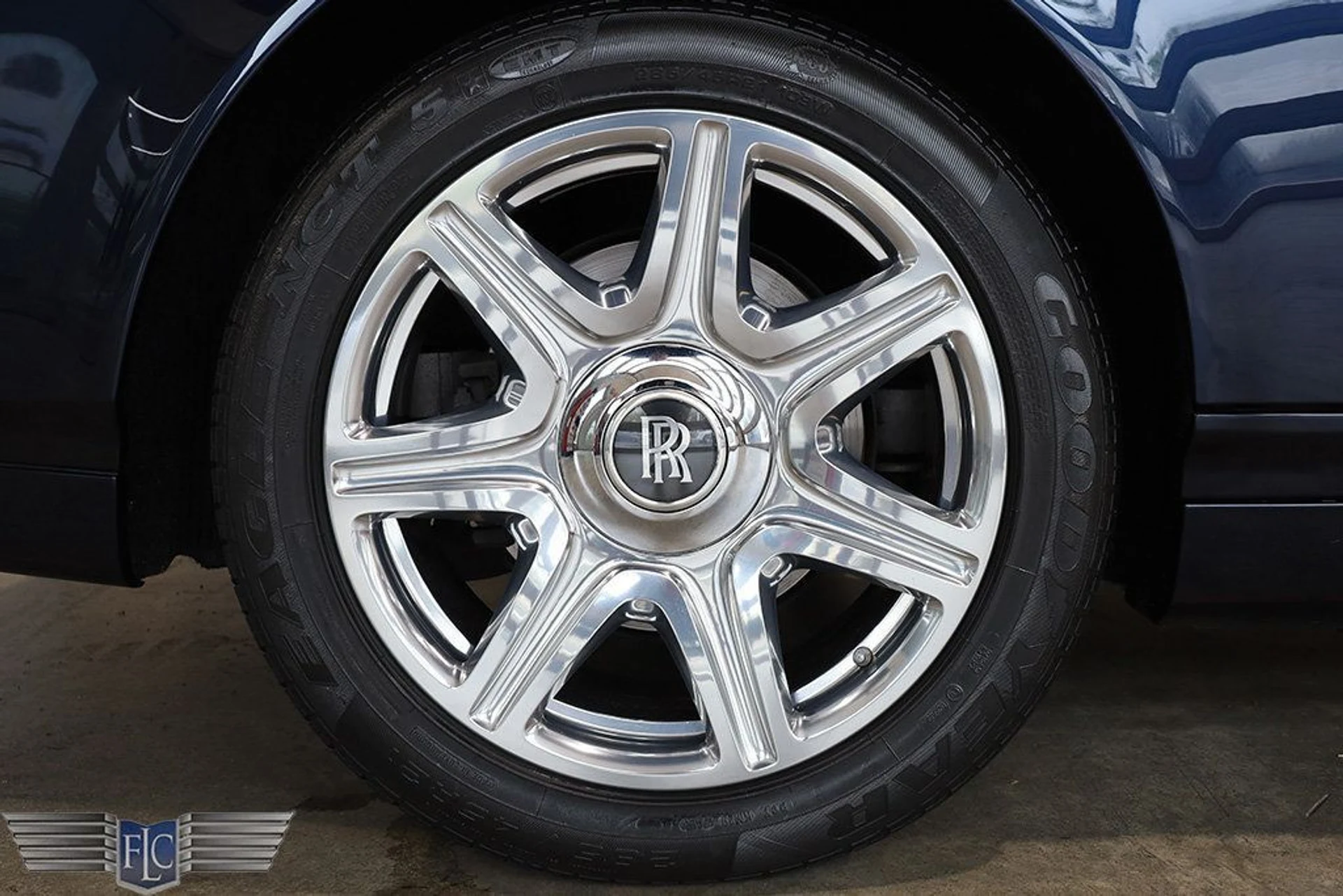 mph038_2579566112_used_2013_rolls_royce_phantom_coupe_2drdrophead_9689_22930572_39_1024_7b8c4e008f