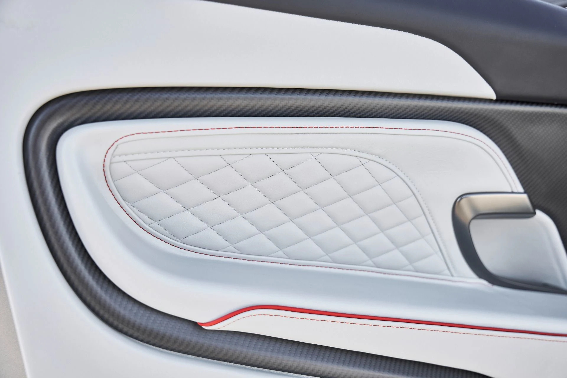 mph038_2586838880_Used_2023_Aston_Martin_DBS_Volante_1768876973_078849cd99