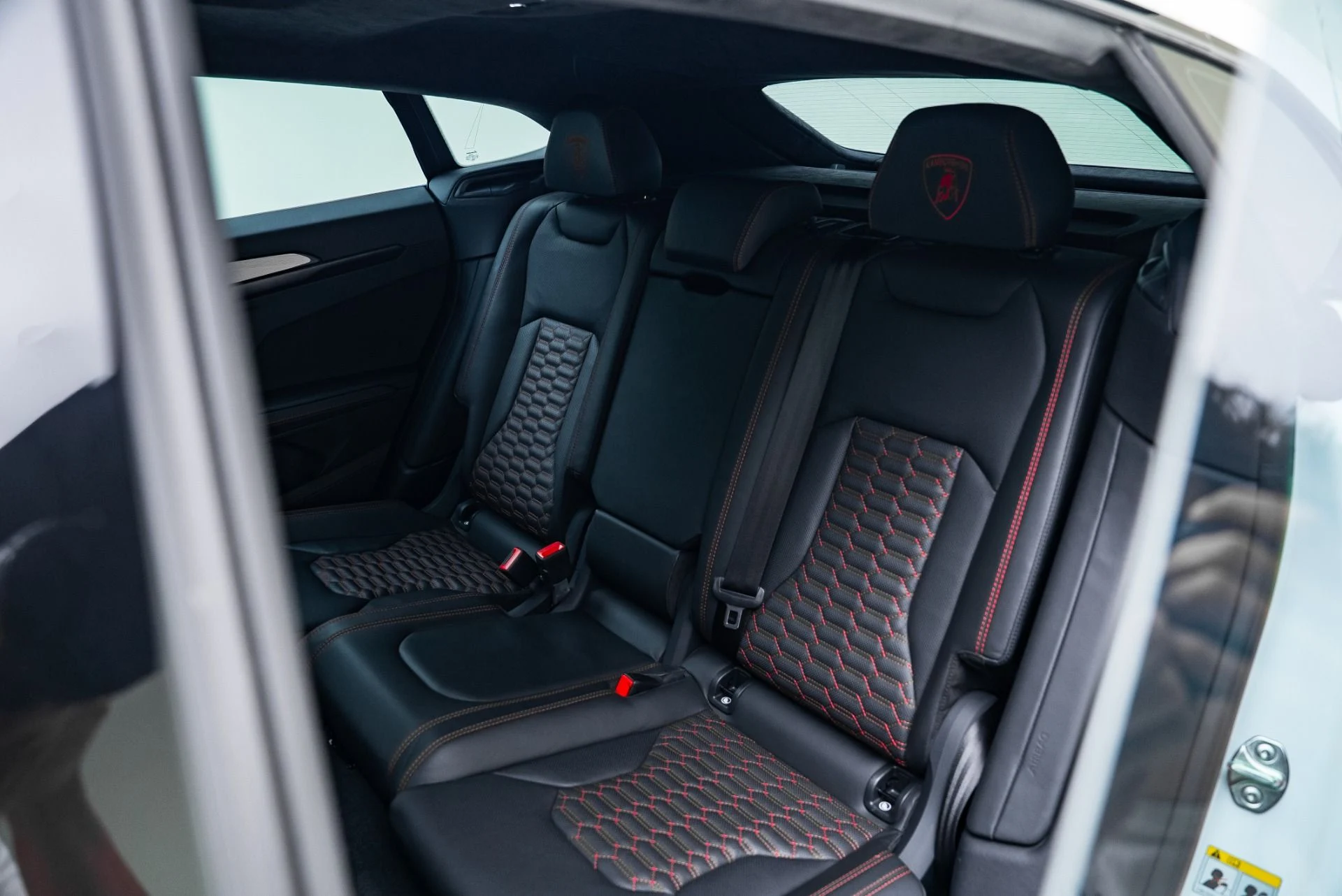 mph038_2590430617_Used_2022_Lamborghini_Urus_1764978372_780b0318a2