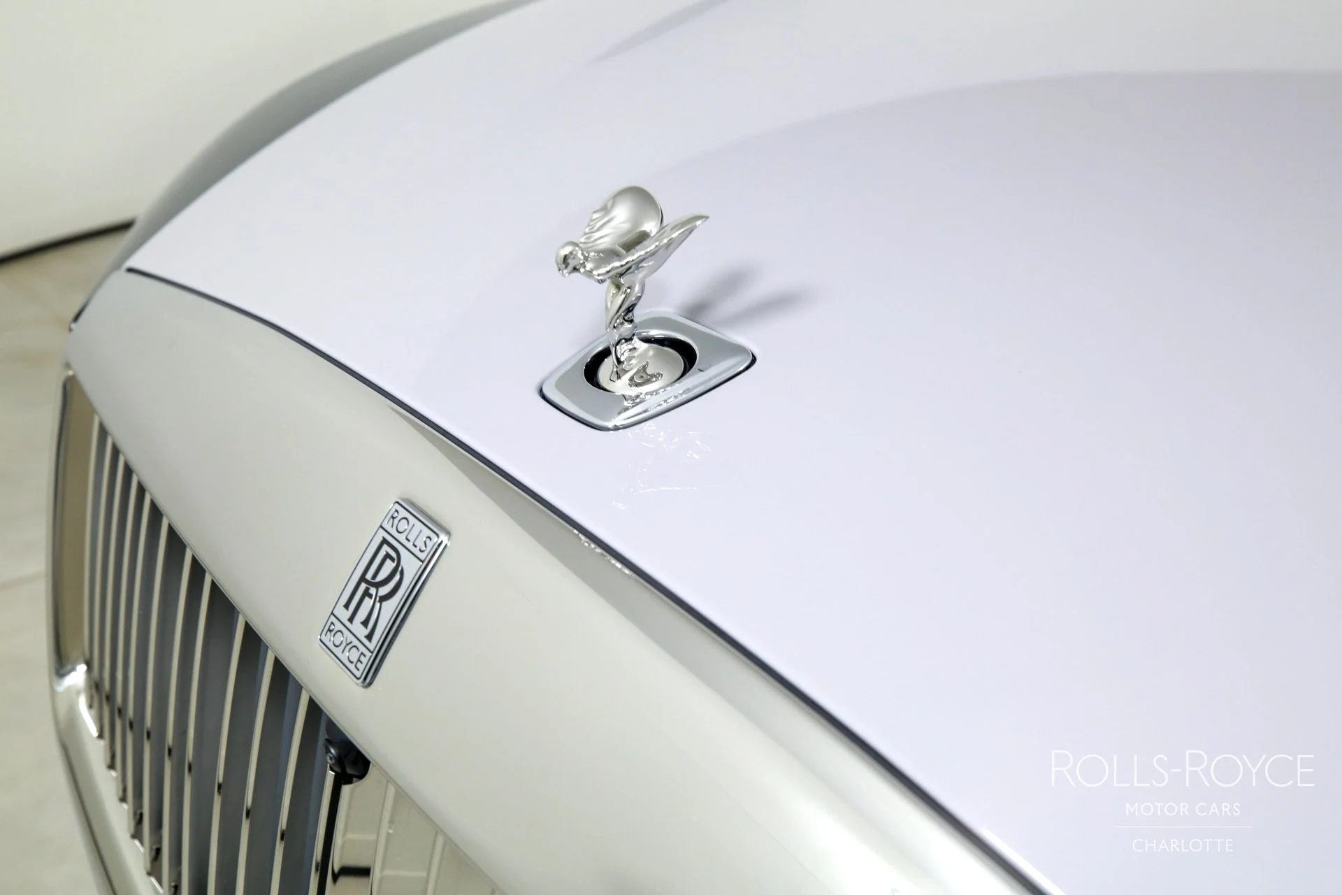 mph038_2593759940_Used_2025_Rolls_Royce_Spectre_1757533458_a6a6ee773e