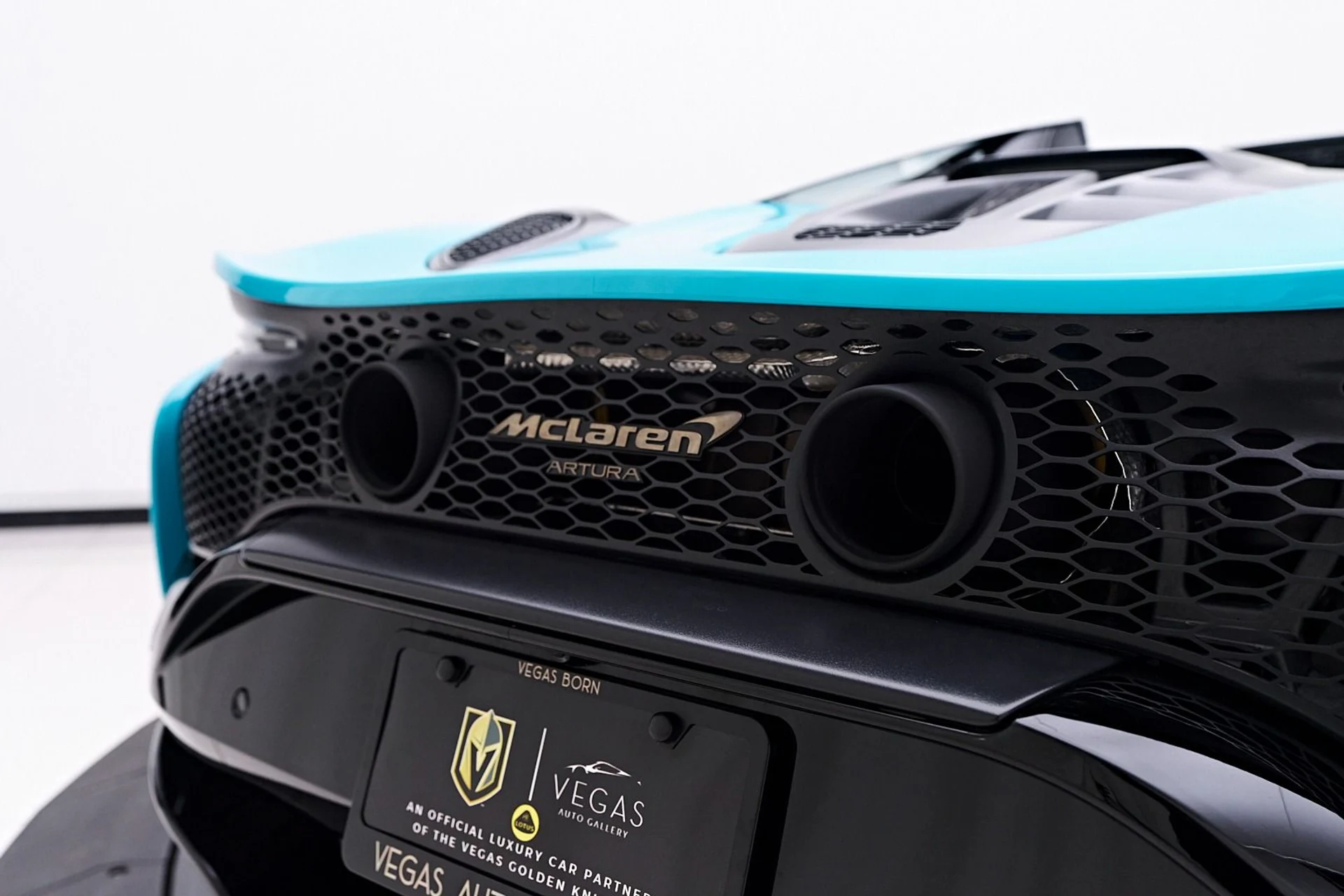 mph038_2617665999_Used_2025_Mc_Laren_Artura_Tech_Lux_1745952984_99ee916ebe