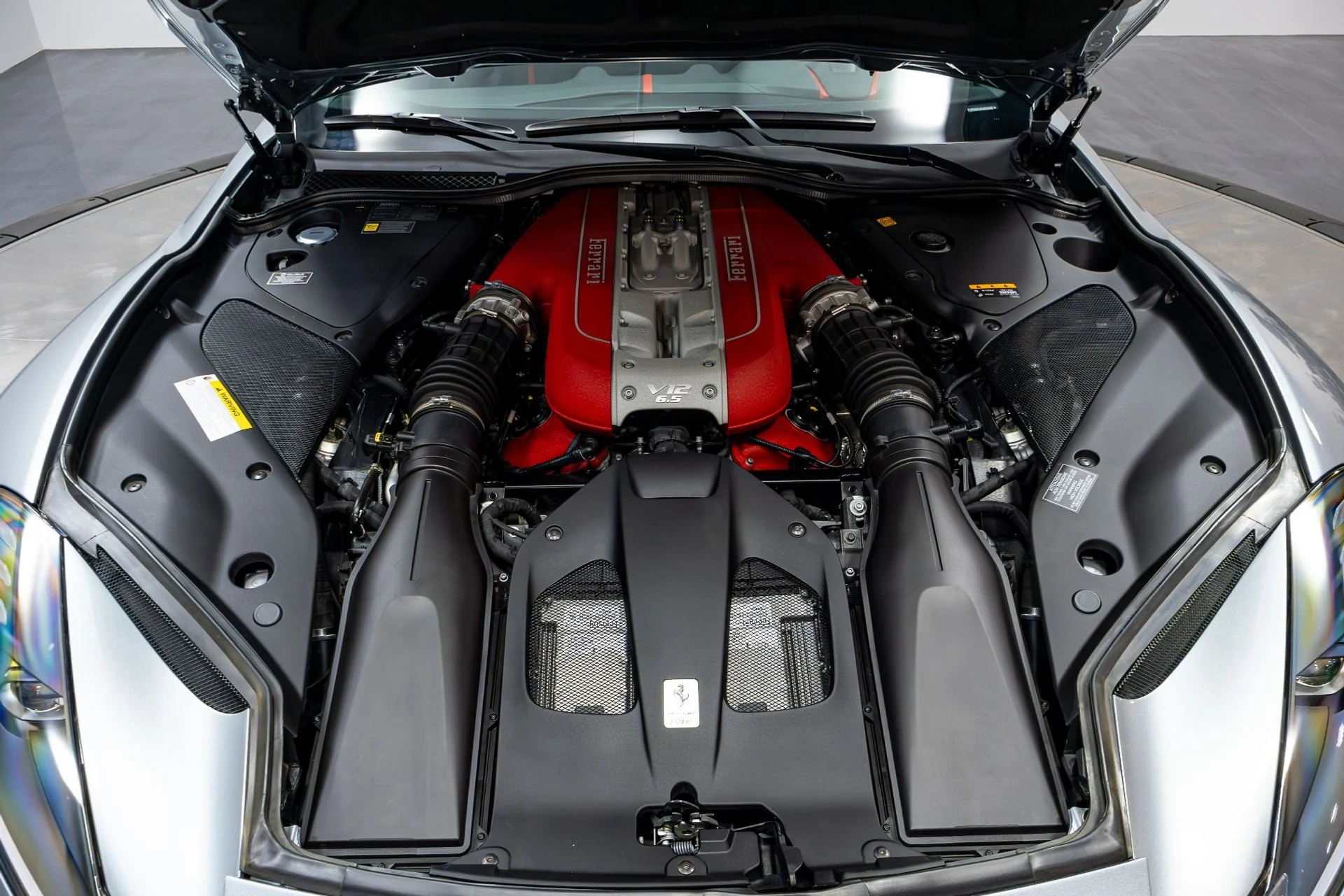 mph038_2636159576_Used_2018_Ferrari_812_Superfast_1777416678_3e886e4367