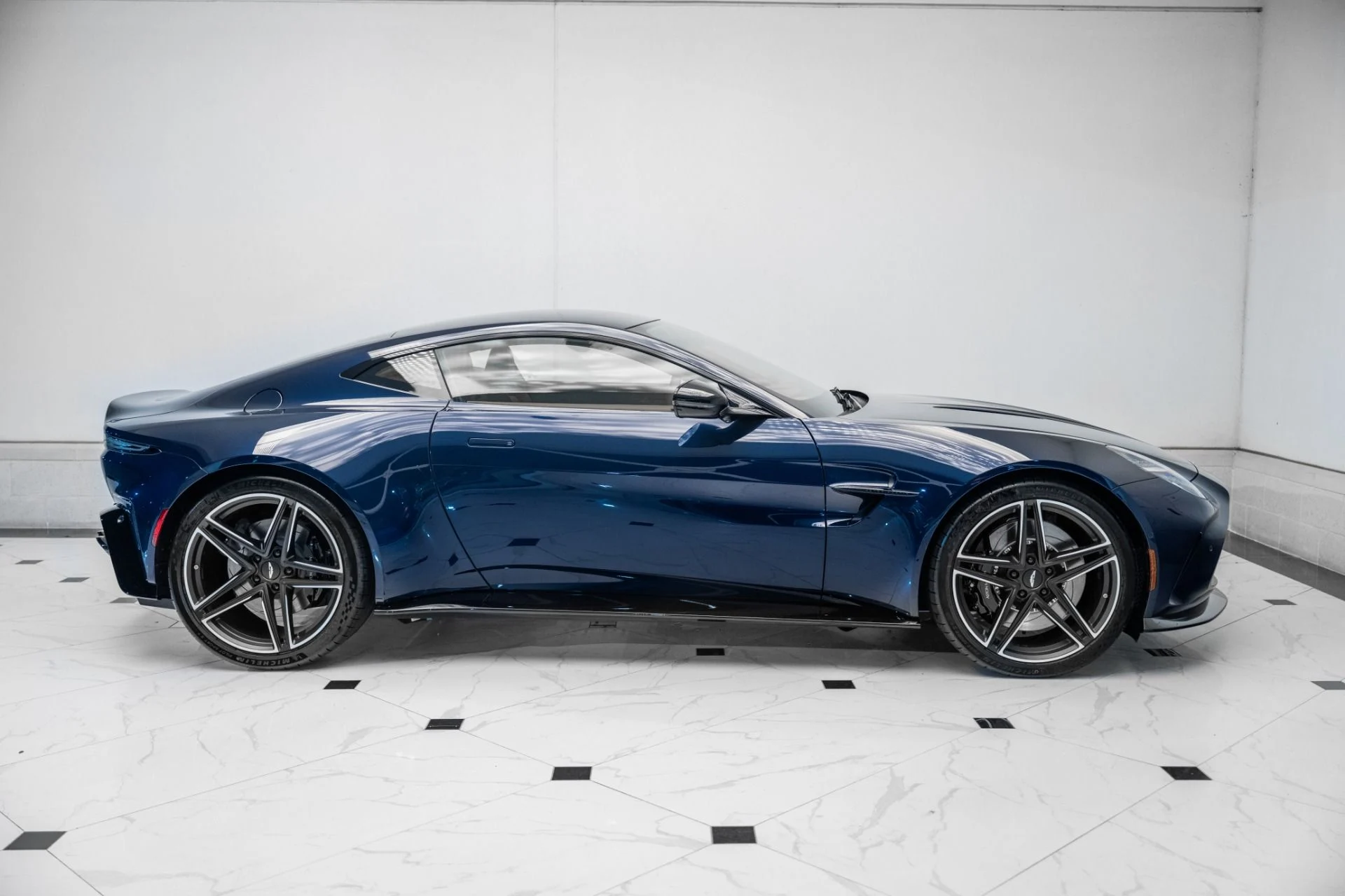 mph038_2638819607_New_2026_ASTON_MARTIN_VANTAGE_1759243632_72a93c1232