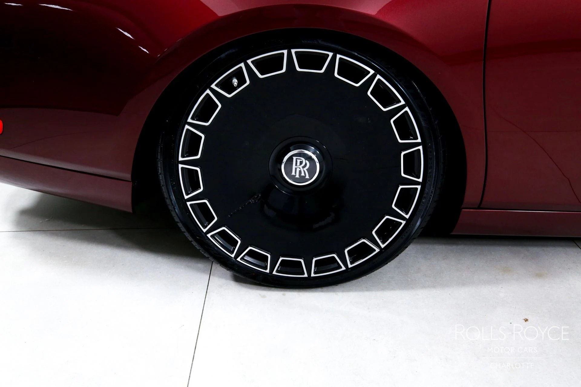 mph038_2641171245_Used_2019_Rolls_Royce_Phantom_1786657076_3b2c1f22fb
