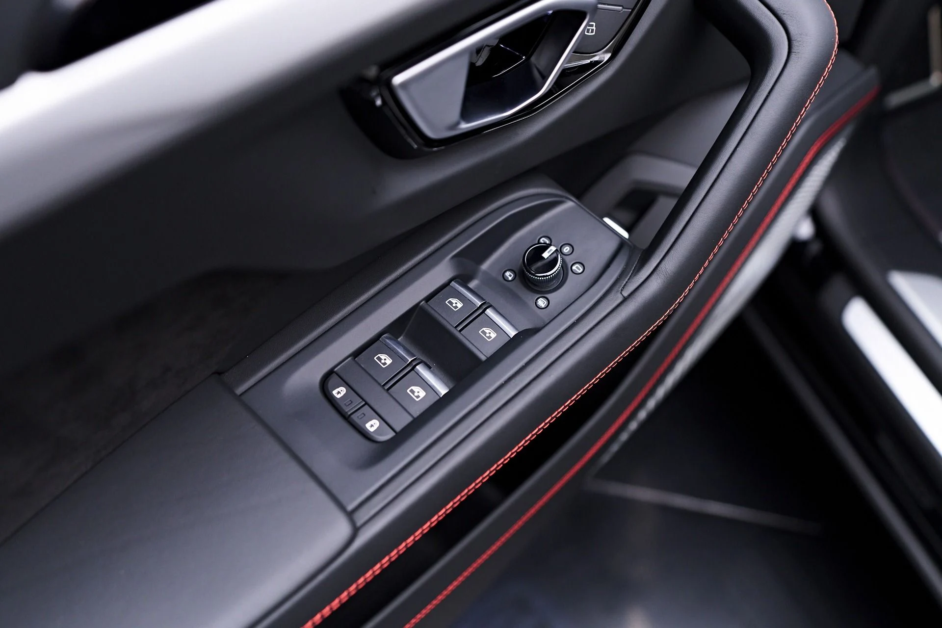 mph038_265452172_Used_2022_Lamborghini_Urus_1753311555_8202b5073b