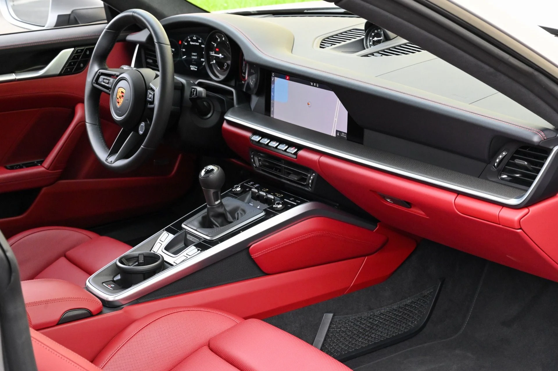 mph038_265605128_Used_2021_Porsche_911_Carrera_S_1754403890_bbeab0d010