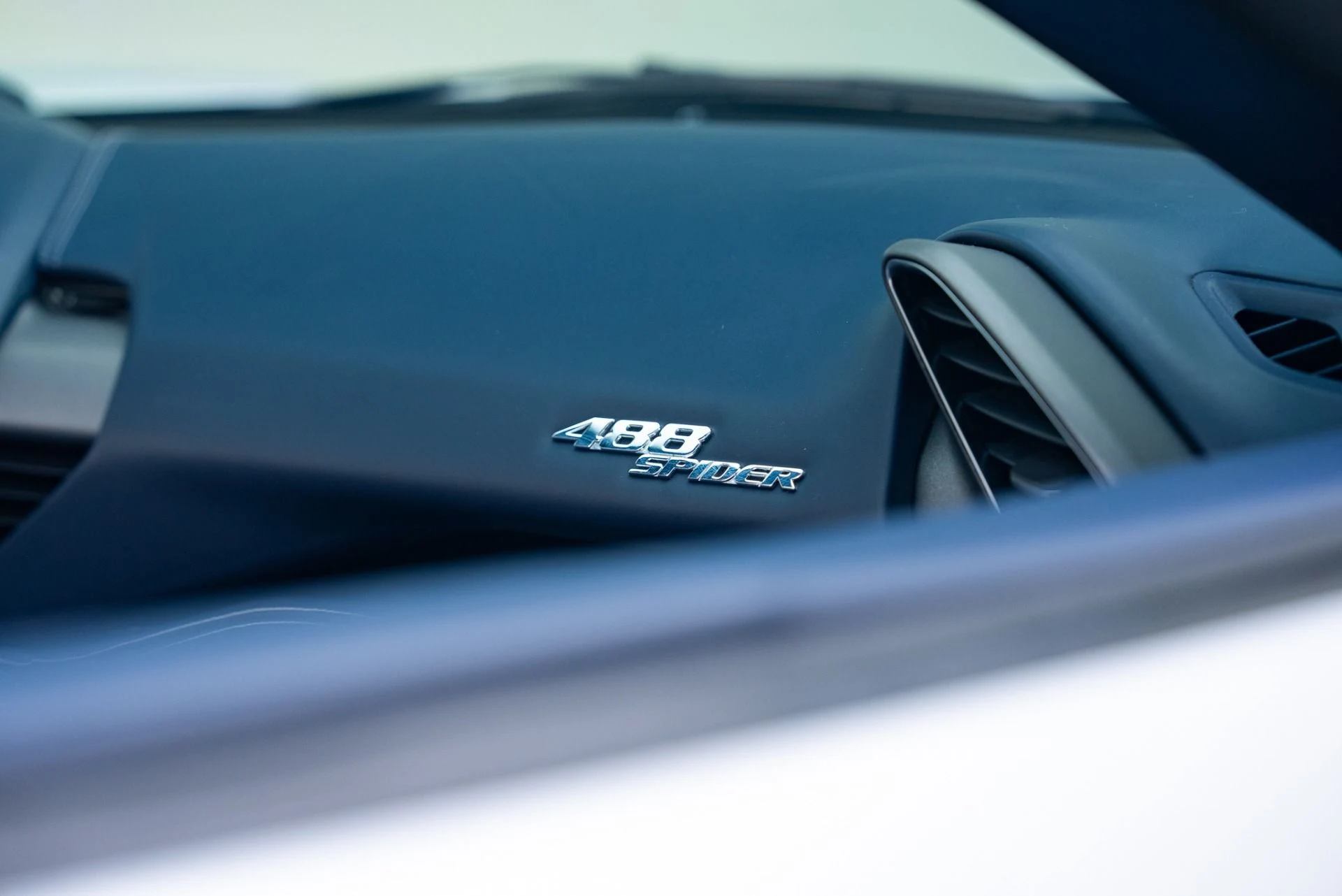 mph038_2670153200_Used_2017_Ferrari_488_Spider_1762375341_37e0c83f3b