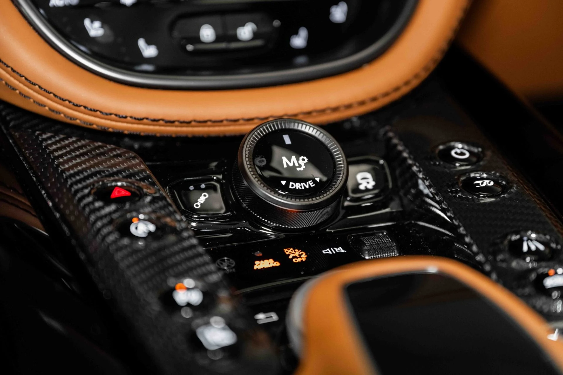 mph038_2672861654_Used_2023_Aston_Martin_DBX_707_1720795210_4e87e056b0