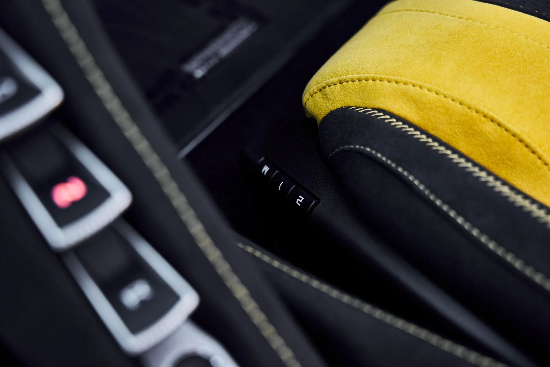 mph038_2680572856_Used_2026_Mc_Laren_750_S_1775868065_adf3a4791d