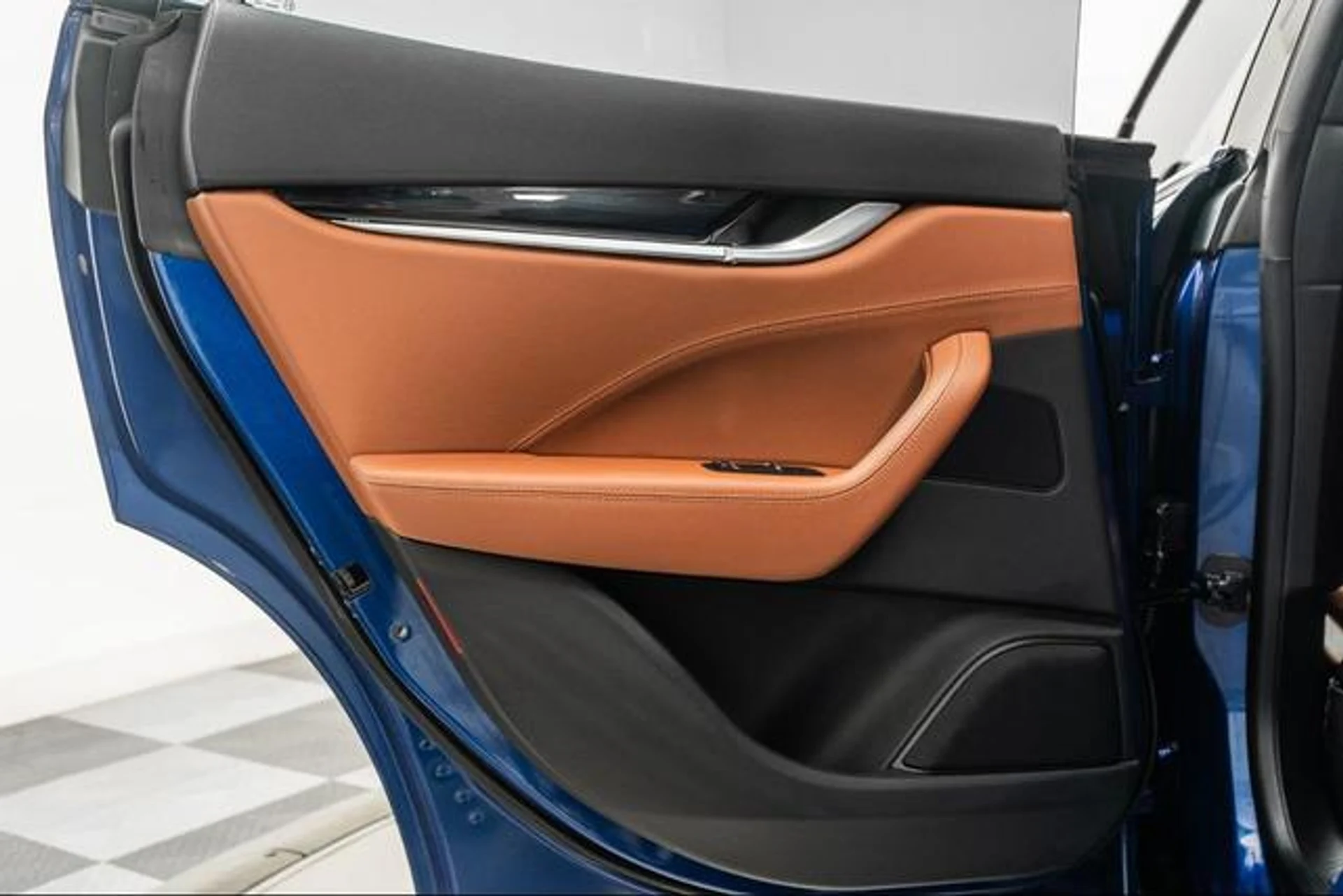 mph038_2686136658_6bo_tp_Eqww45_MQSJ_Iu_P33_SWBV_Ro_aced8325b1