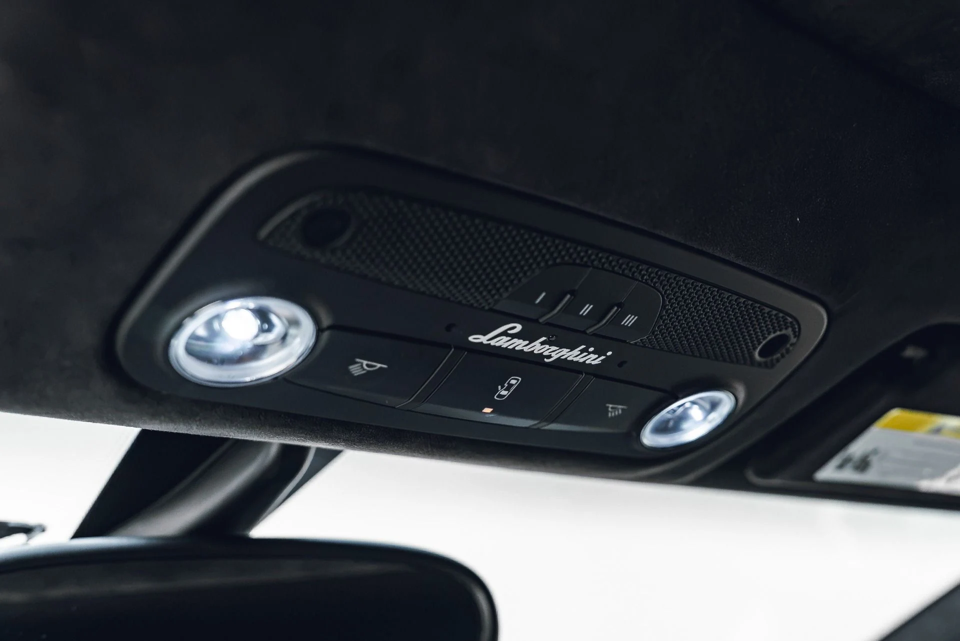 mph038_2689307853_Used_2018_Lamborghini_Aventador_LP_740_4_S_1783639912_801c85c678
