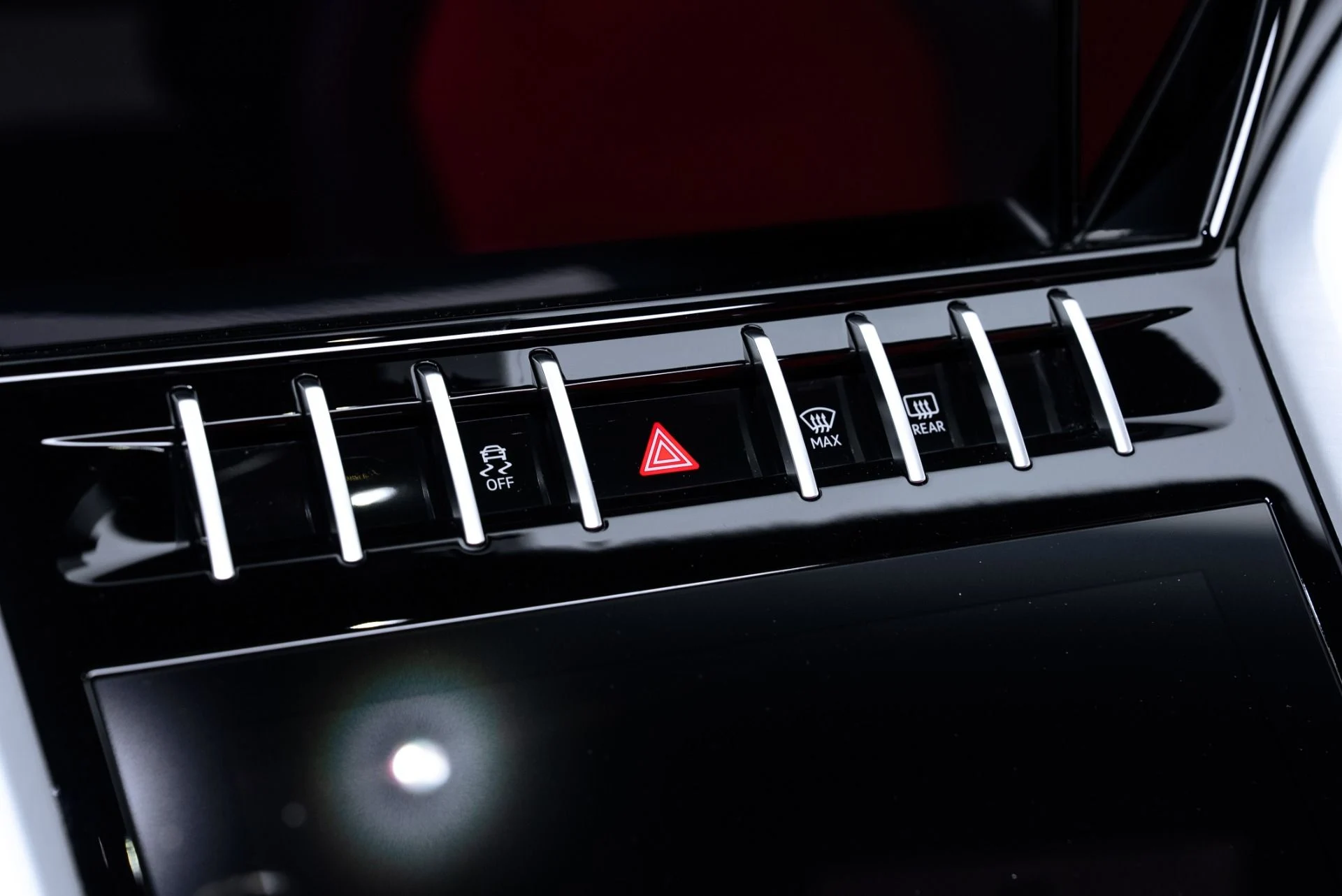 mph038_2690221407_Used_2021_Lamborghini_Urus_1775759137_5d9c1cdbf8