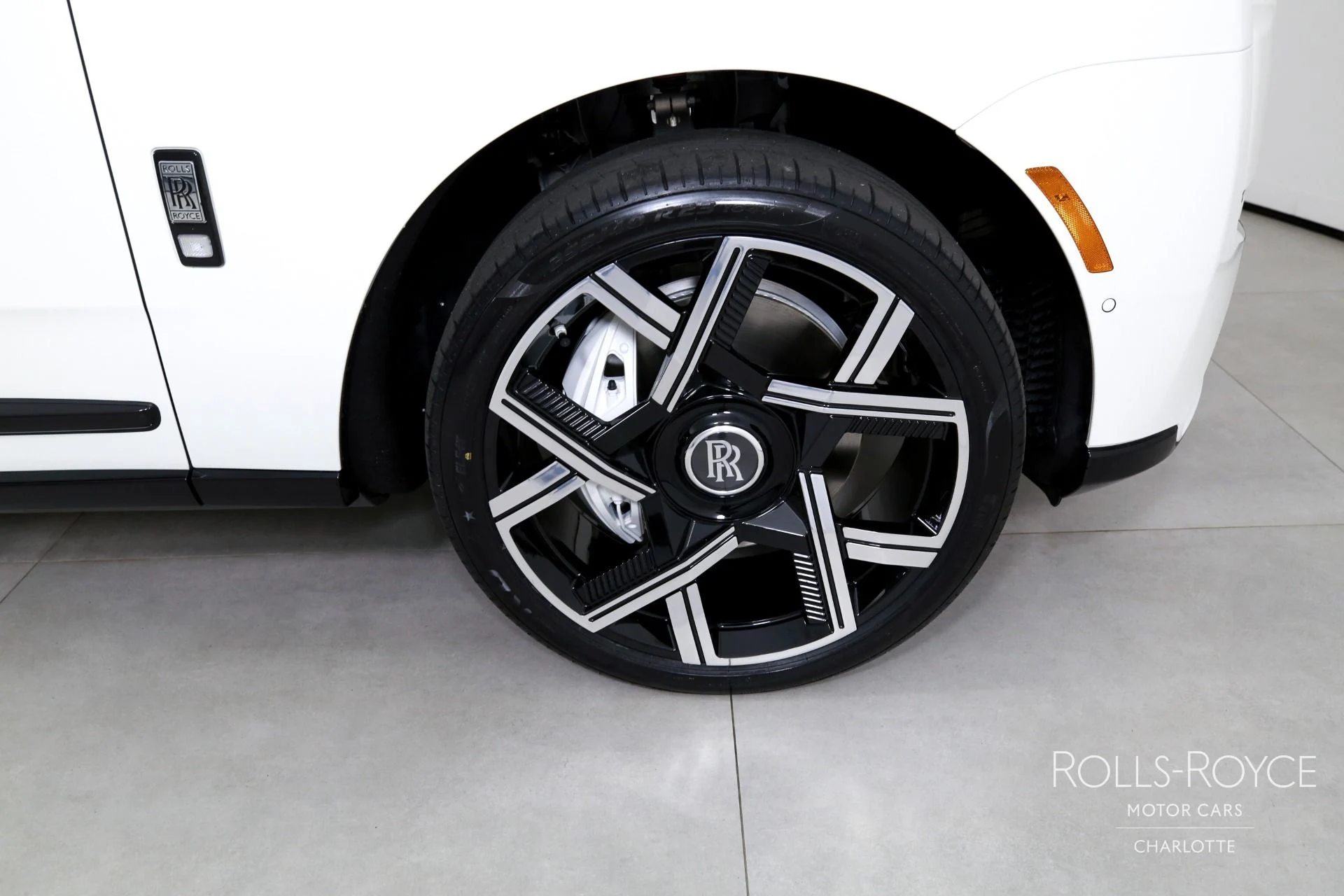 mph038_2693898766_Used_2026_Rolls_Royce_Cullinan_1769450617_e0b2c33d0b