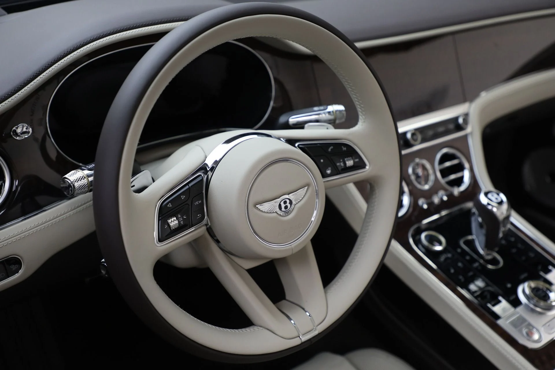 mph038_270787575_New_2025_Bentley_Continental_GTC_Speed_b8066ae7a6