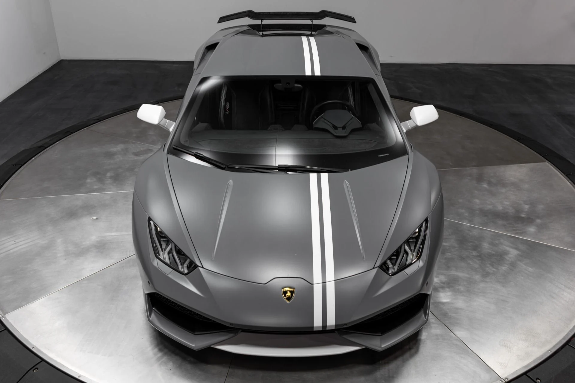 mph038_2709992975_Used_2017_Lamborghini_Huracan_1765410503_bd3ea733a6