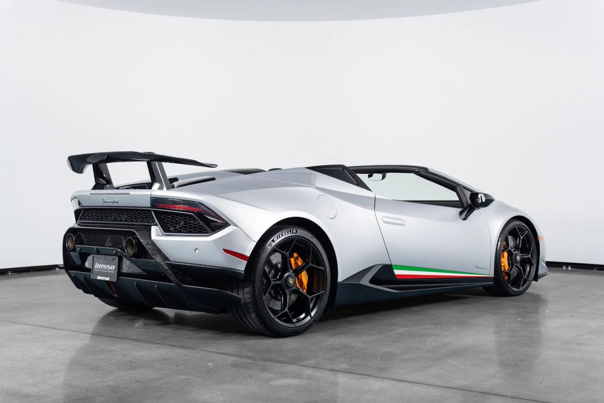 mph038_2722208738_Used_2018_Lamborghini_Huracan_Performante_Spyder_1781732323_9611a92c35