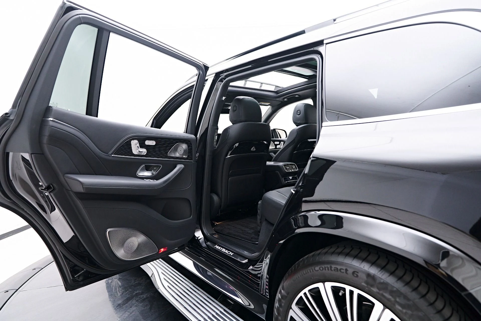 mph038_2734938915_Used_2023_Mercedes_Benz_GLS_Maybach_GLS_600_1762799282_7dd4f8f349