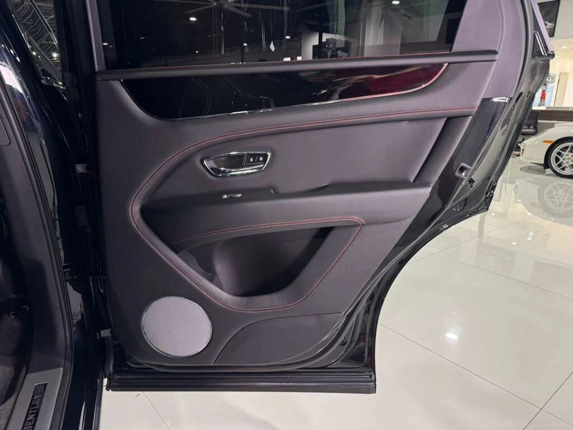 mph038_2738064889_81d3bbd13ae392351dd5102a16c39449_79853be631