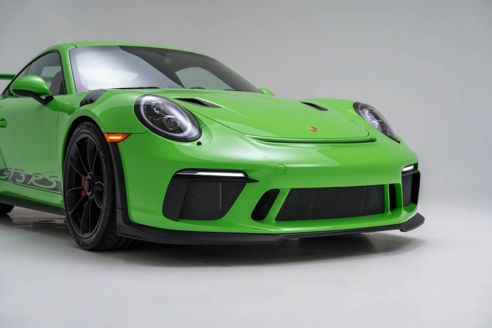 mph038_2751461245_Used_2019_Porsche_911_GT_3_RS_1774471171_1abd0c9256