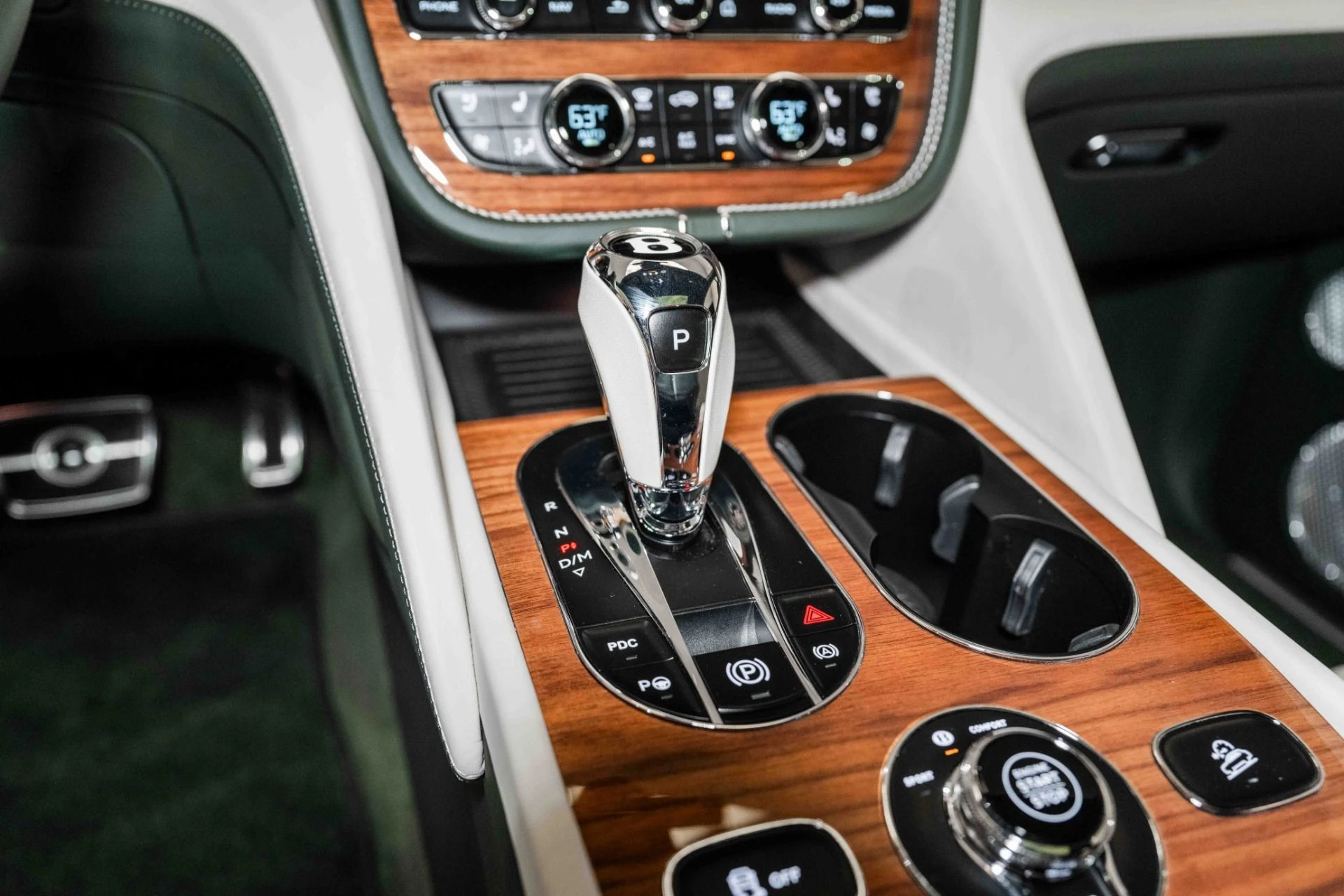 mph038_2781179711_Used_2023_Bentley_Bentayga_EWB_Azure_V8_1716828034_a578e8398f
