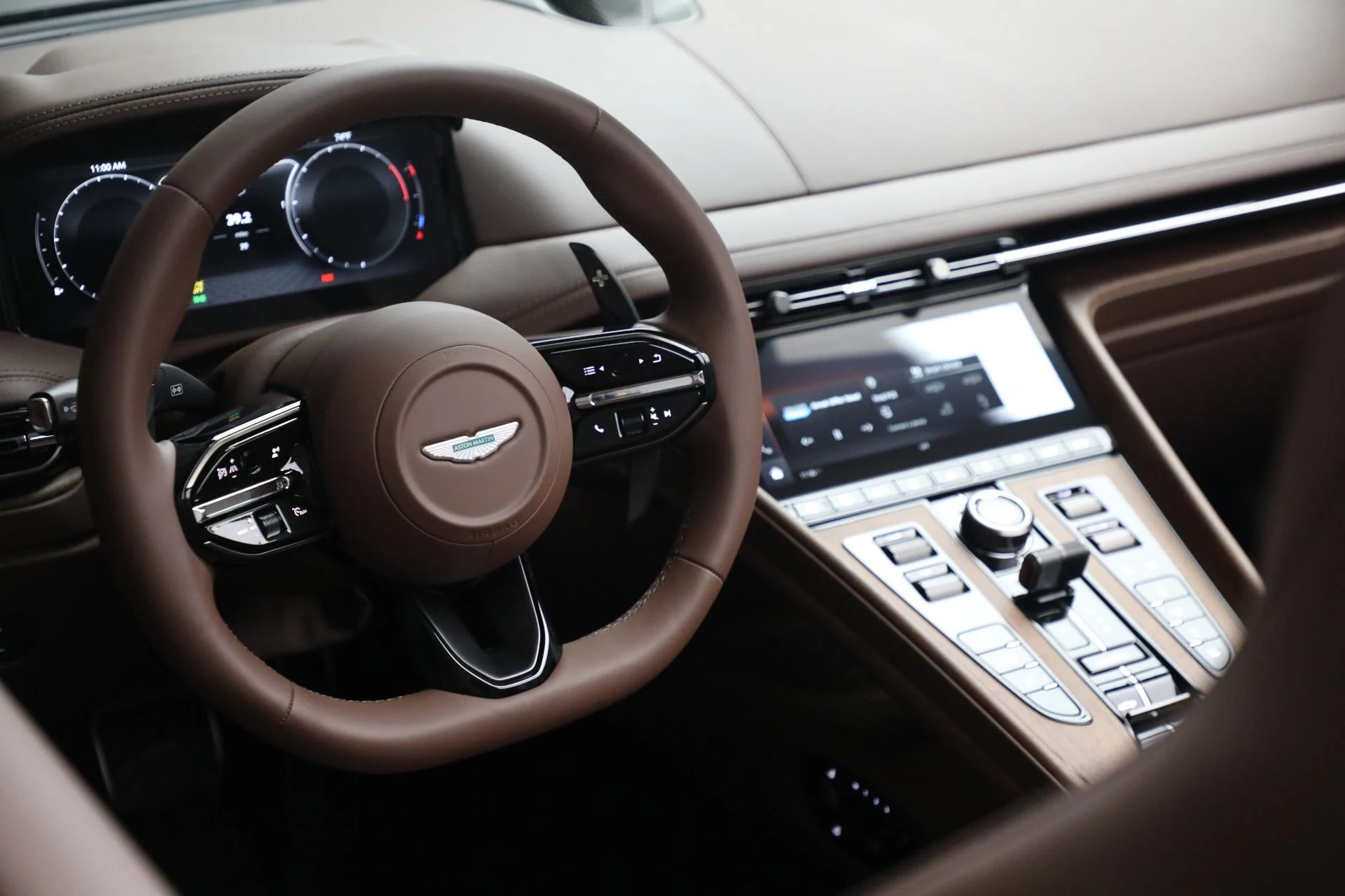 mph038_2781291_New_2026_Aston_Martin_DB_12_Volante_b1bba5f303