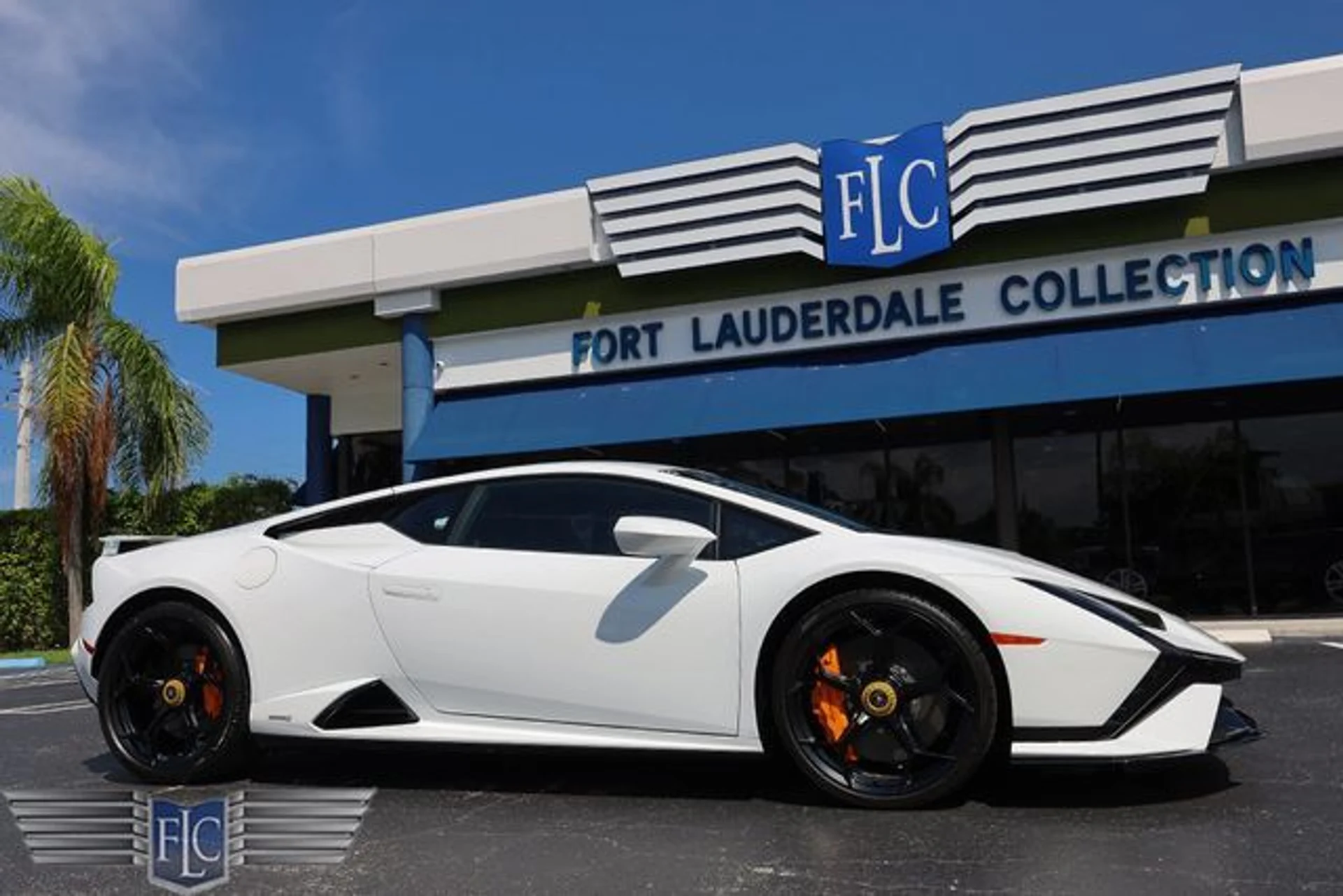 mph038_279492711_used_2023_lamborghini_huracan_tecnica_coupe_6305_23081999_43_640_26d3b85bb7
