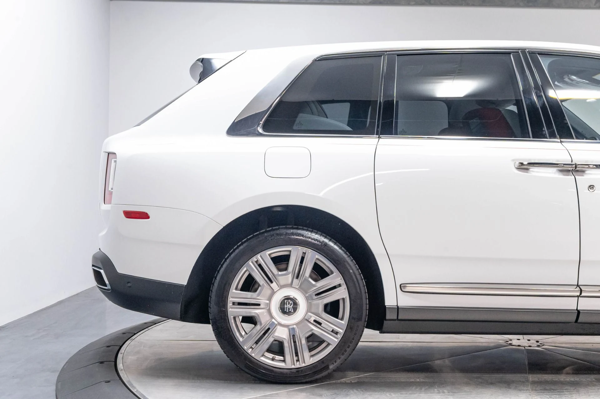 mph038_2813078907_Used_2023_Rolls_Royce_Cullinan_Base_1784654750_d0f9e7d8ab