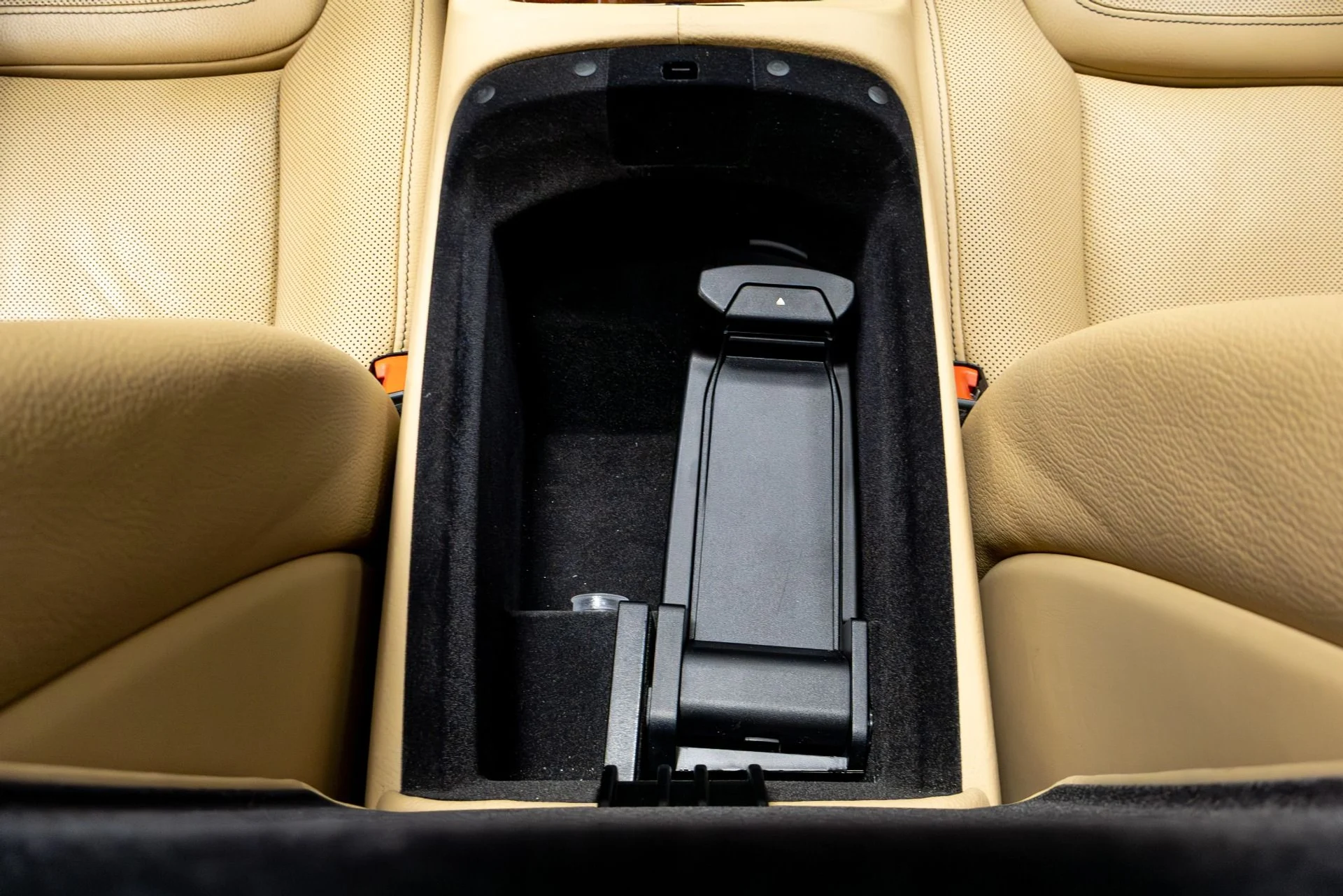 mph038_2821191848_Used_2017_Rolls_Royce_Ghost_1774888920_2879f93ec3