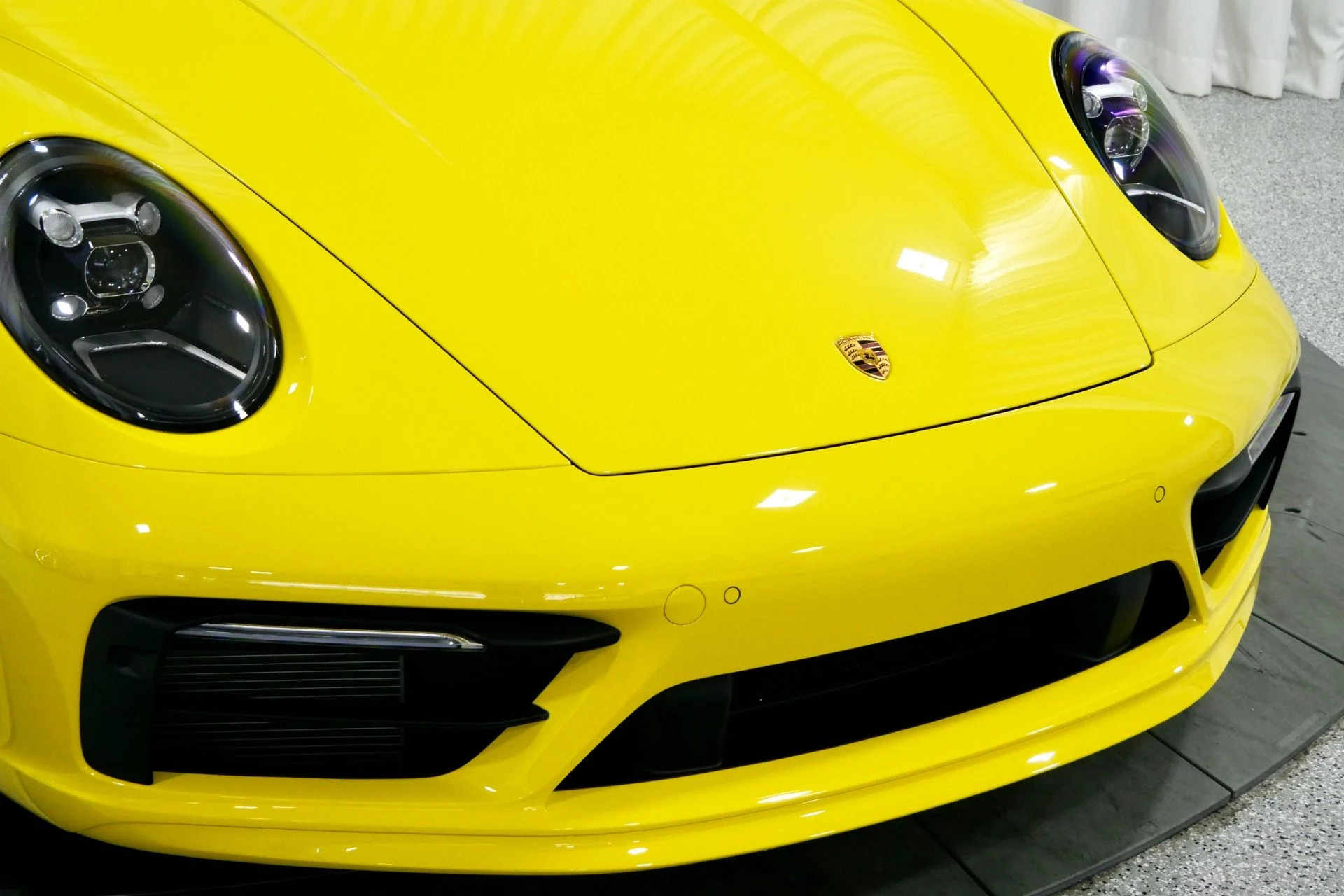 mph038_2823805160_Used_2023_Porsche_911_Carrera_T_PASM_Sport_Suspension_Sport_Exhaust_18_Way_Adaptive_Seats_1763574011_ea0b6f5669