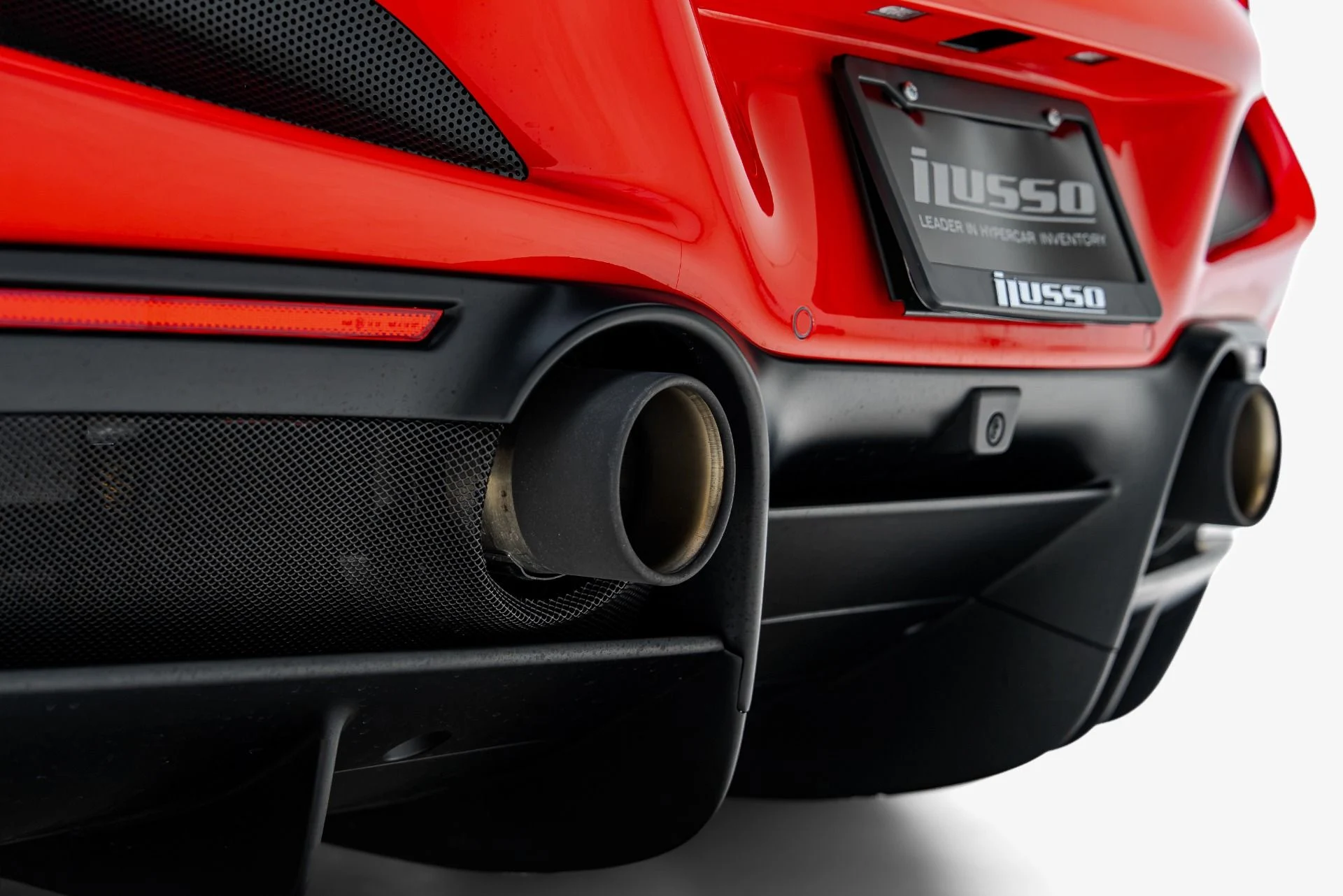 mph038_2833793710_Used_2022_Ferrari_F8_Spider_1788281679_274f775c16