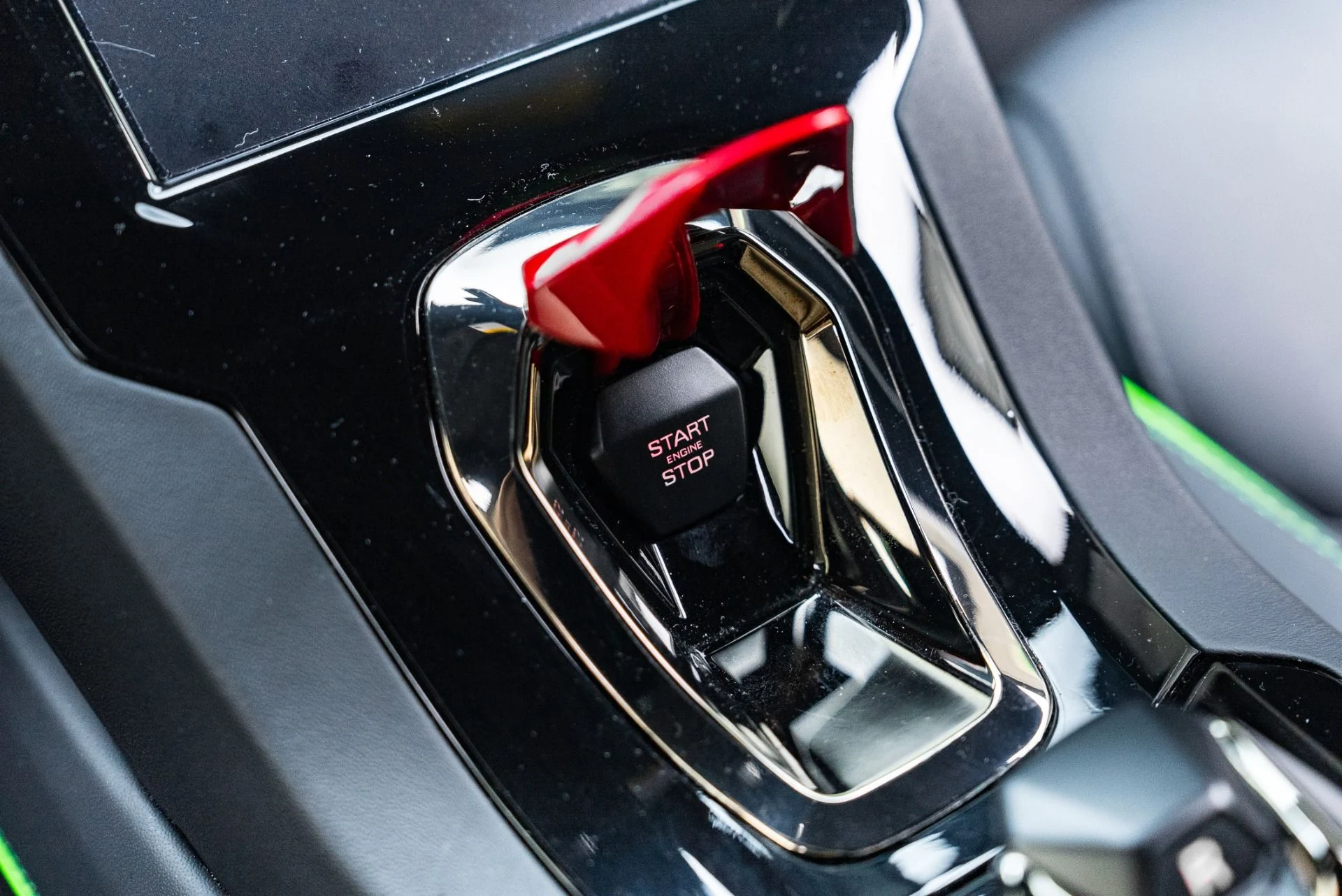 mph038_2835857897_Used_2023_Lamborghini_Huracan_EVO_1765473021_3629d003c7