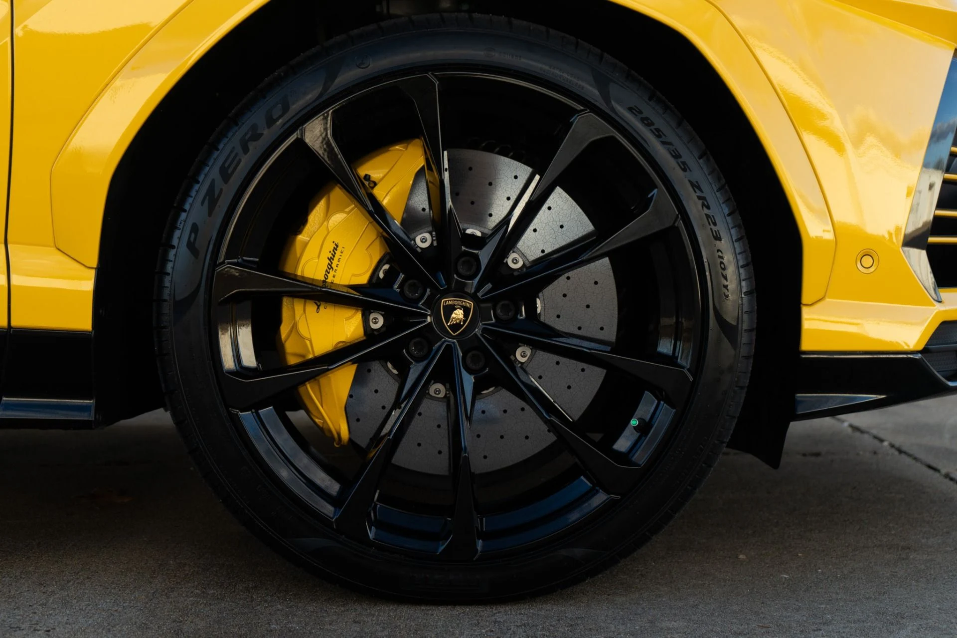 mph038_2849082873_Used_2021_Lamborghini_Urus_1770743377_a50999964b