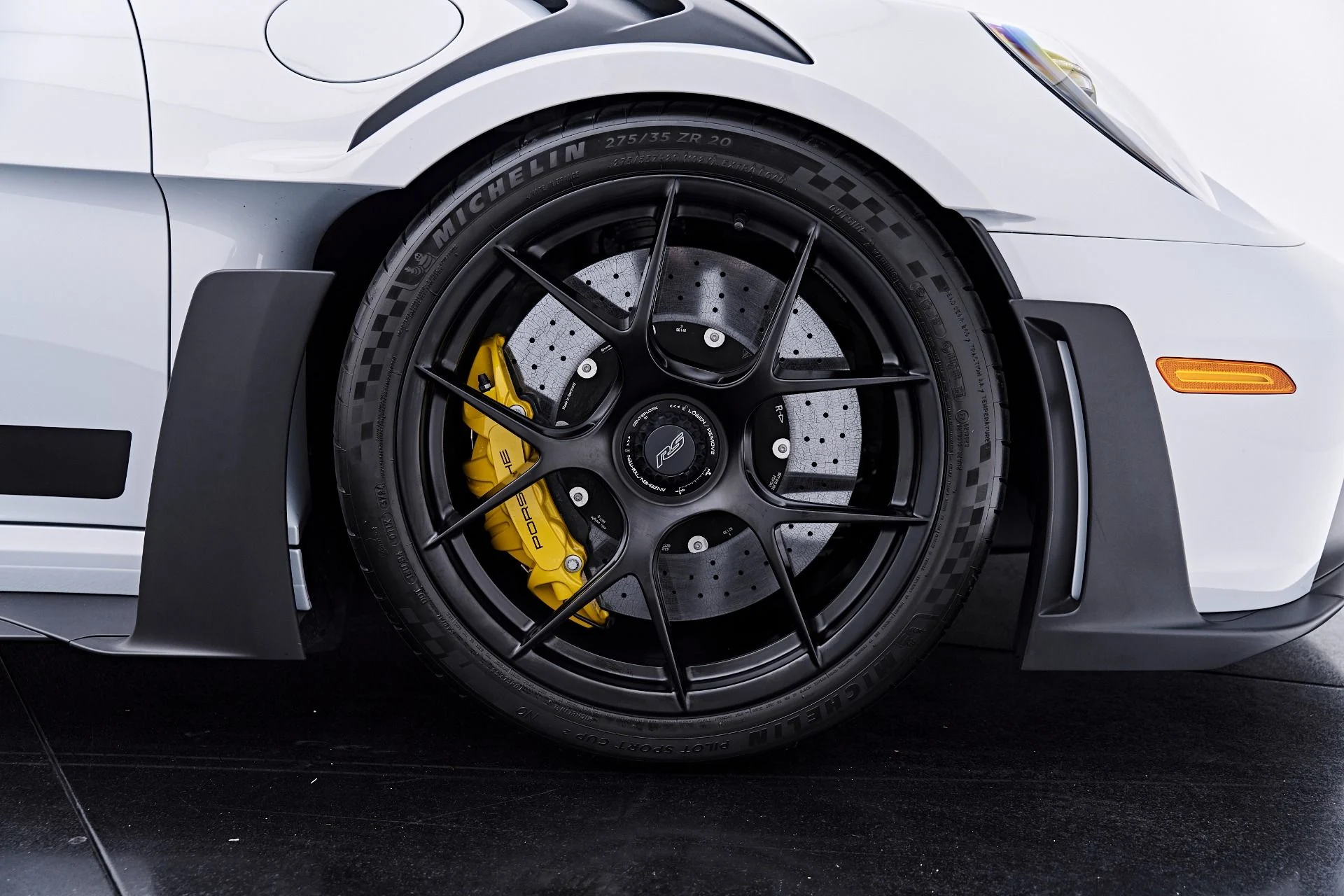 mph038_2855441608_Used_2025_Porsche_911_GT_3_RS_1790364152_bc777f0d1f