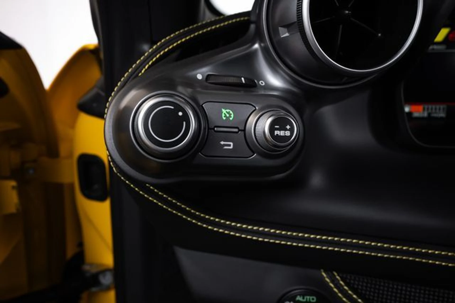 mph038_286445483_69d6525384dc69a8e21e920bd57f5113x_e6be1da6ff