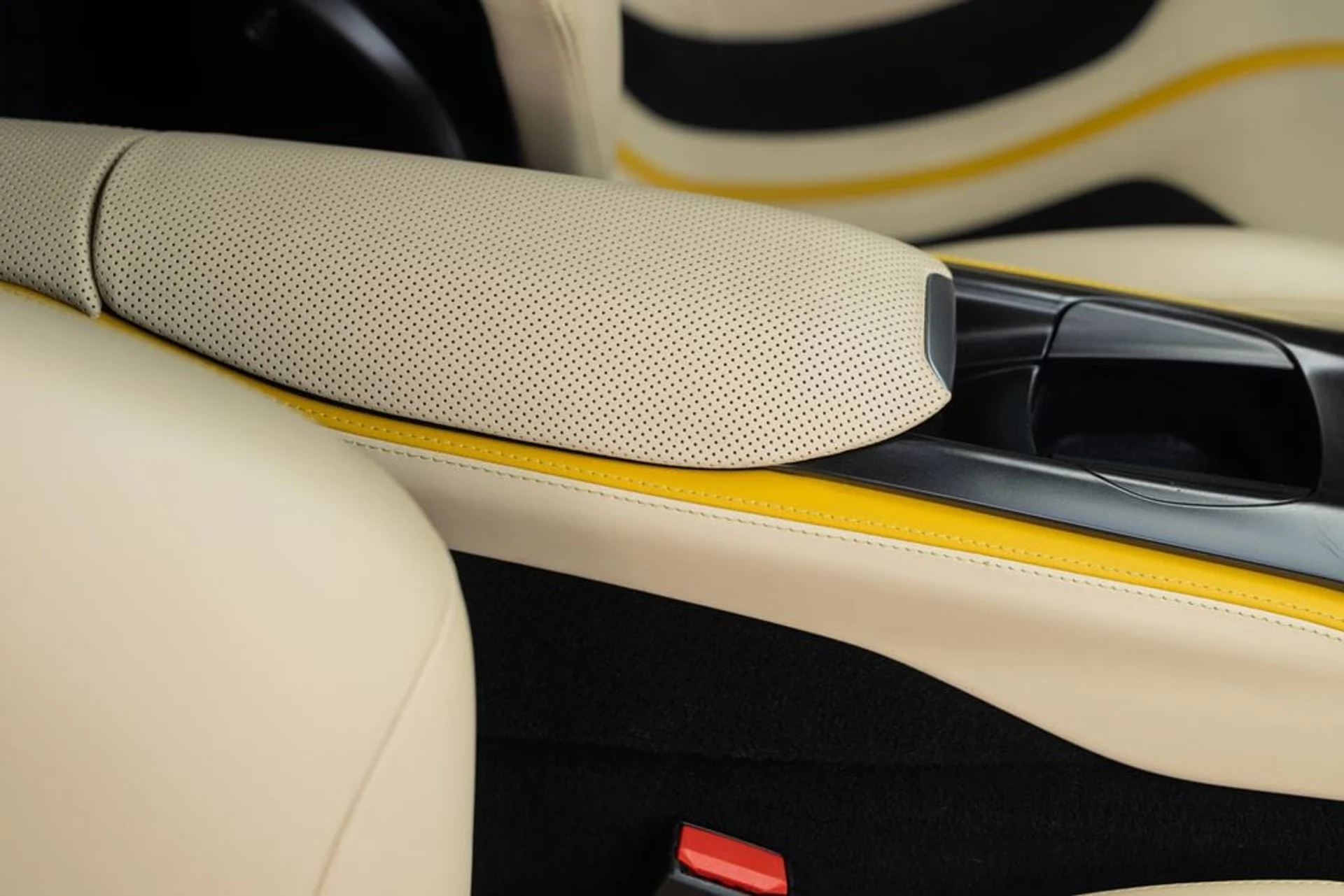 mph038_2880975077_cb8fa64ac842f104ad4fc29f7f398173x_5c35d80d05