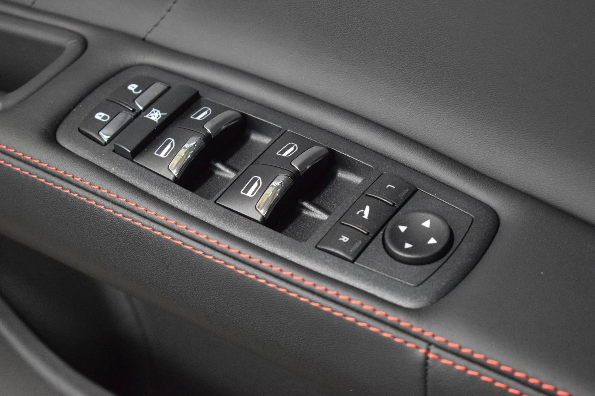 mph038_2883363615_f018a5cb246126d85a42fae6c3d677f7x_bd27075afd